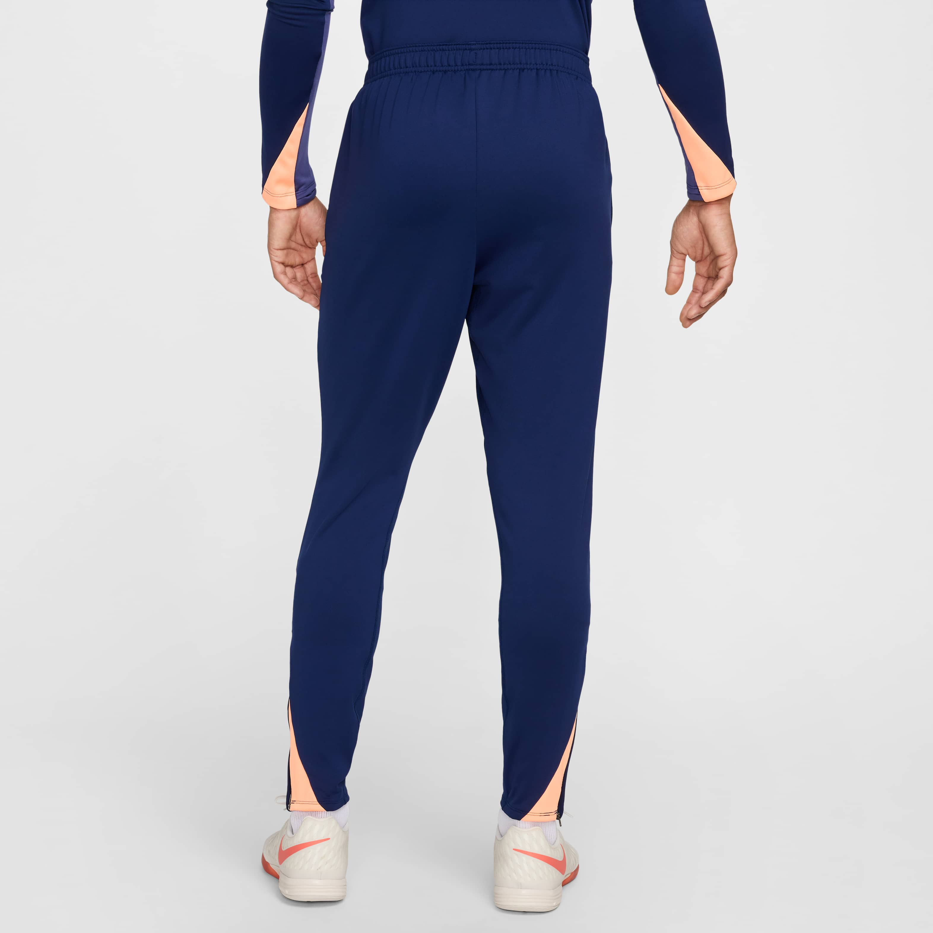 Nike Strike image number 1