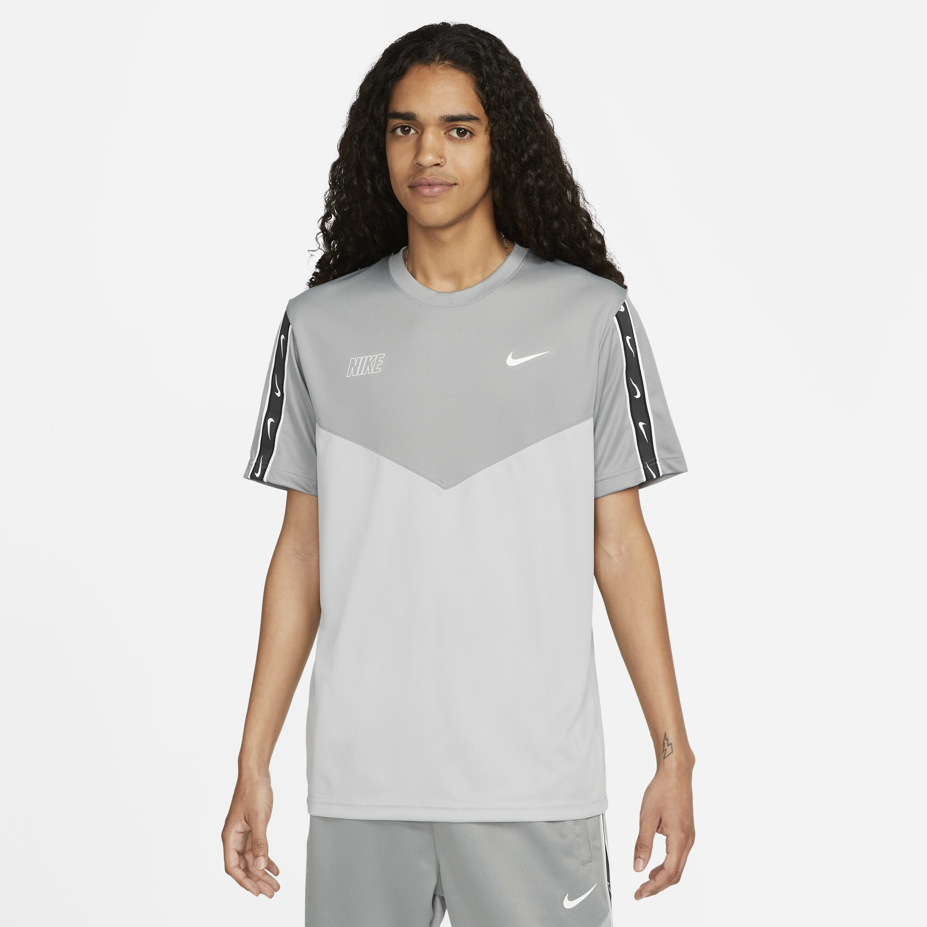 Nike Sportswear Repeat image number 0