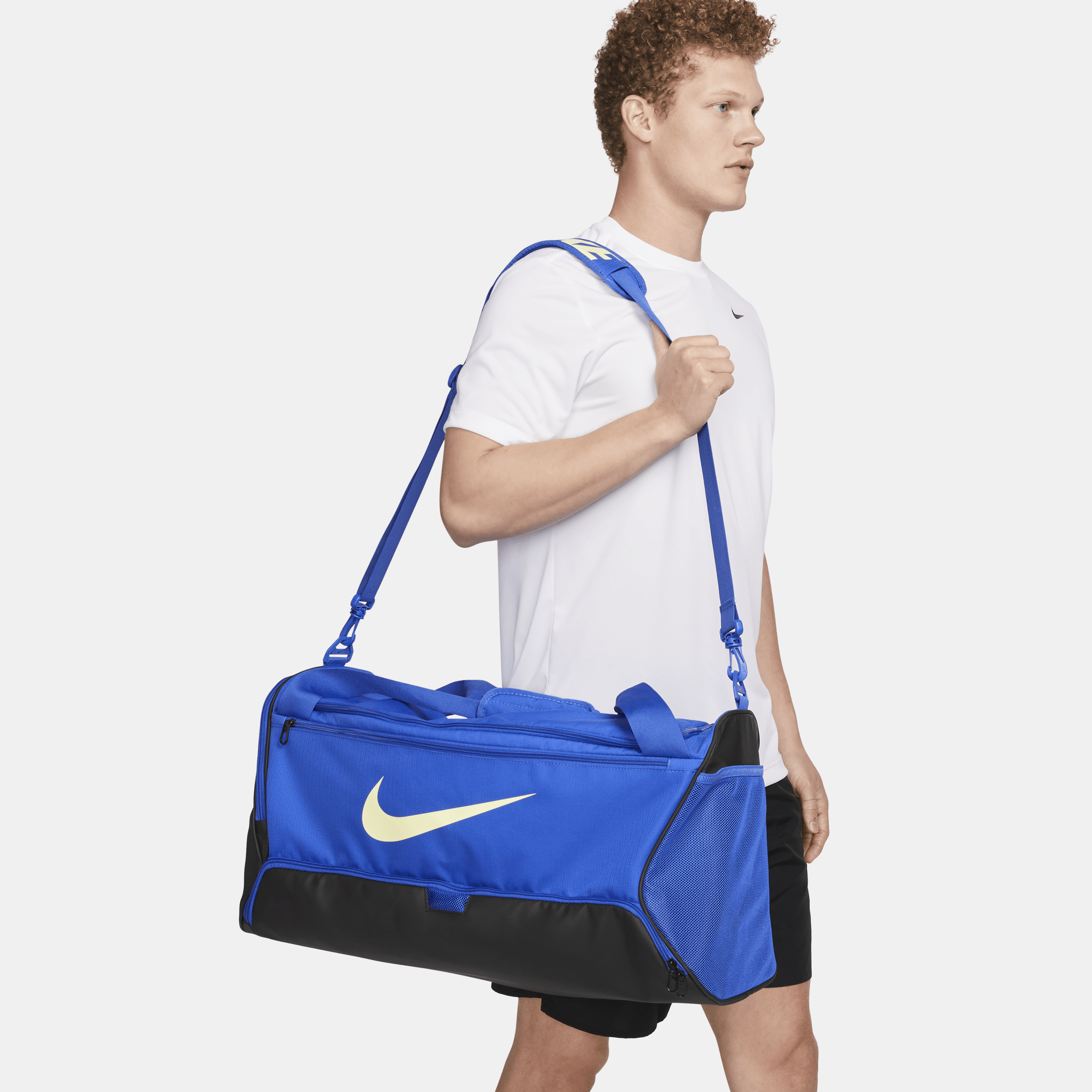 Nike Brasilia Medium 25x12x12 60L Black duffle Training Gym Travel bag |  eBay