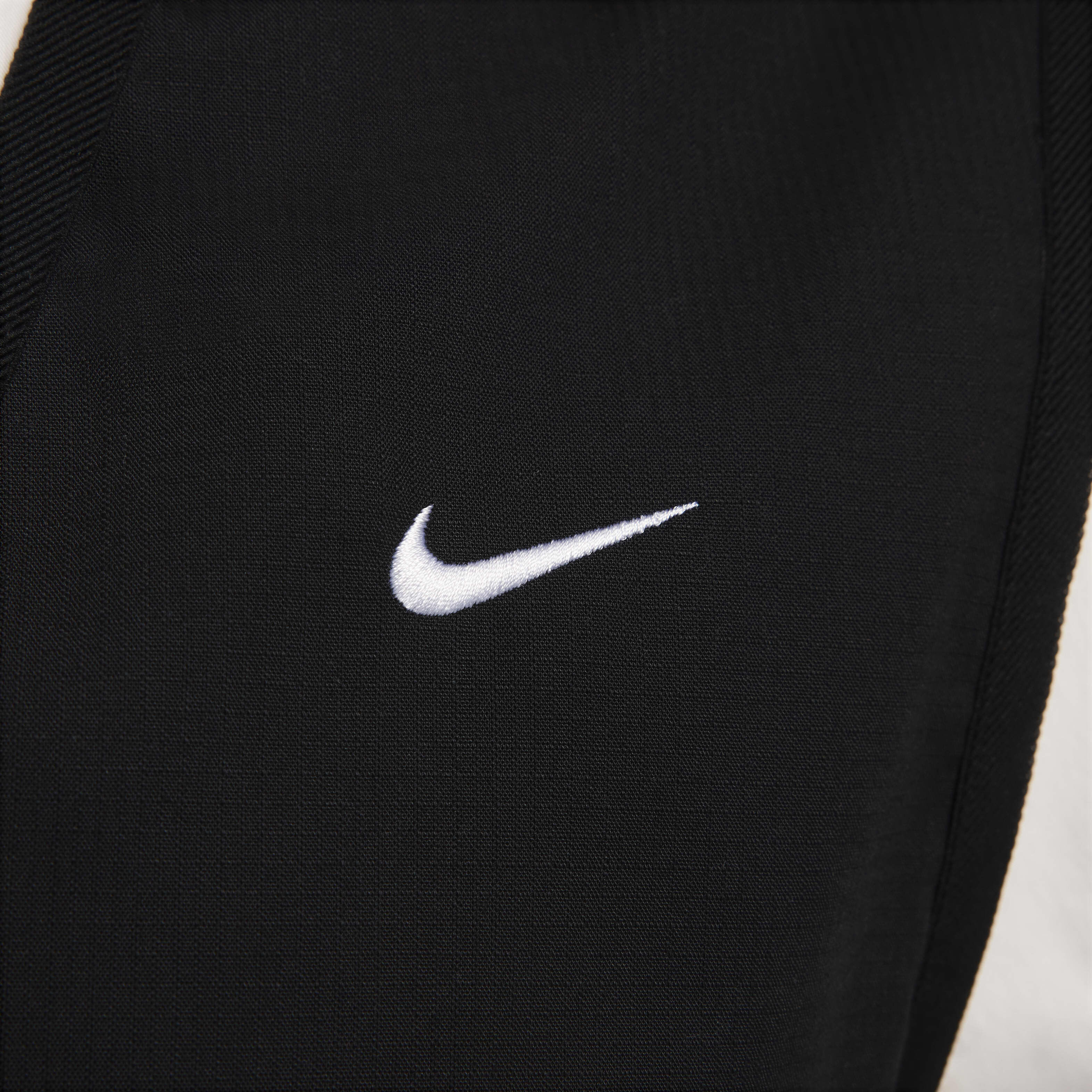 Nike Sportswear Essential image number 3