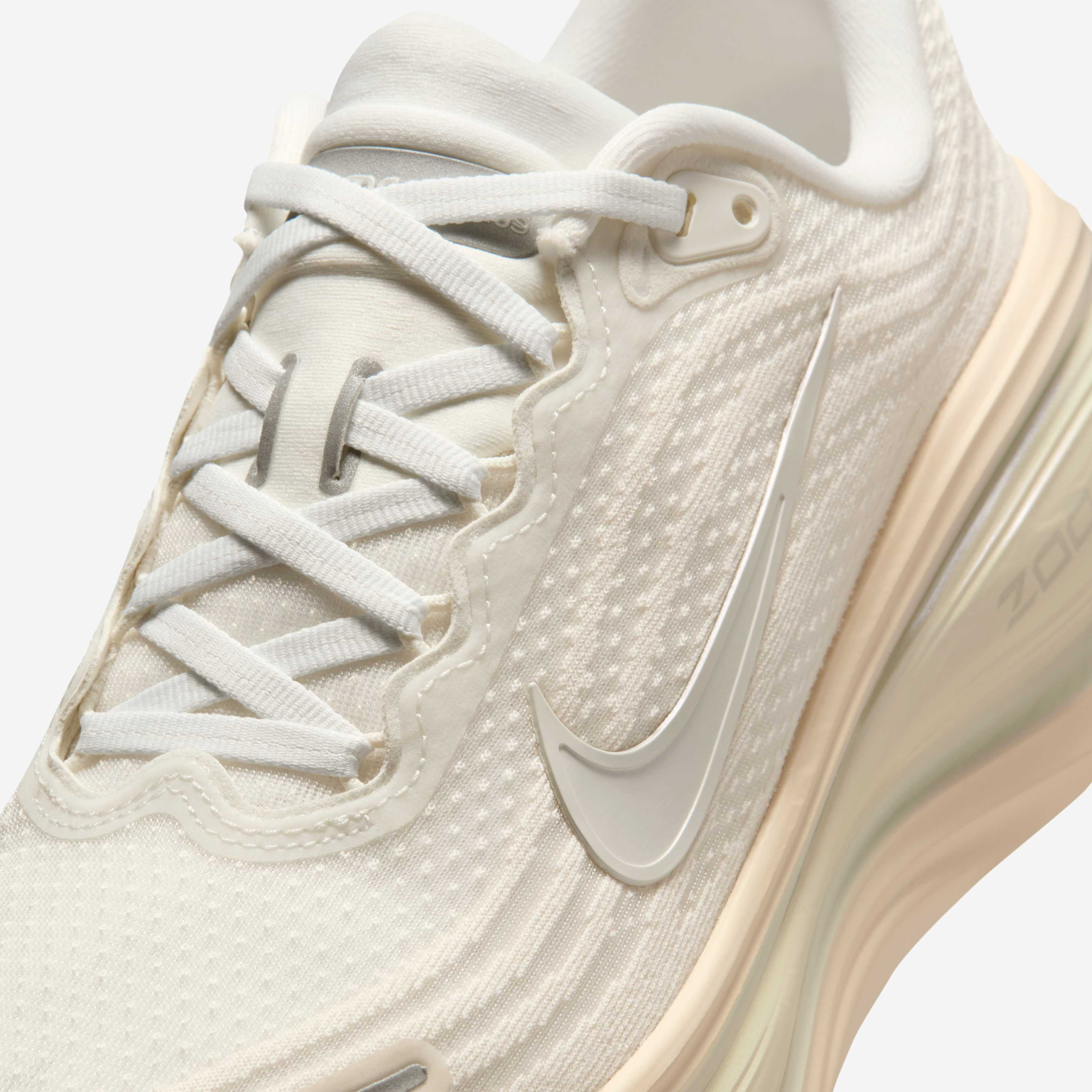 Nike Vomero Plus image number 6