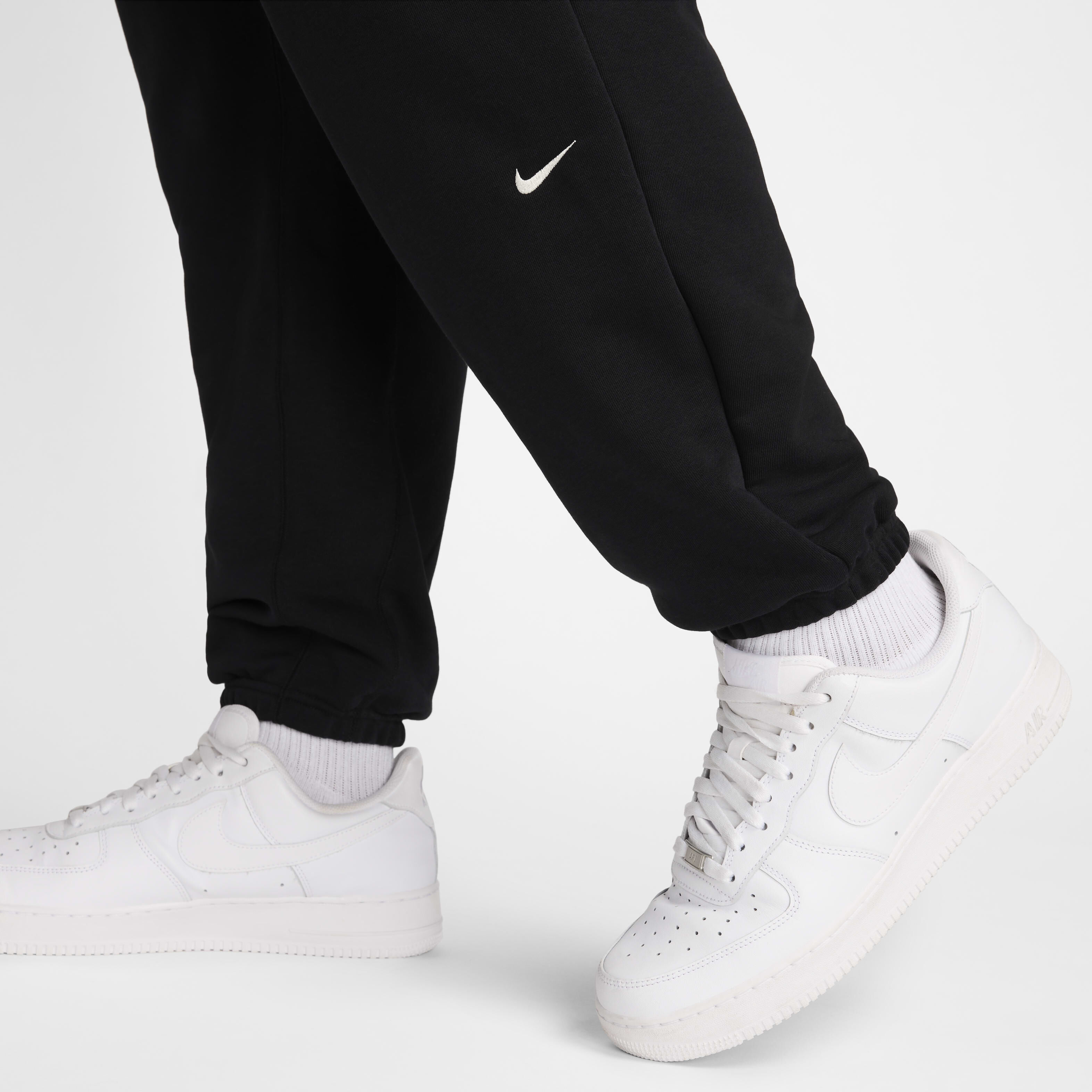 Nike Standard Issue image number 12