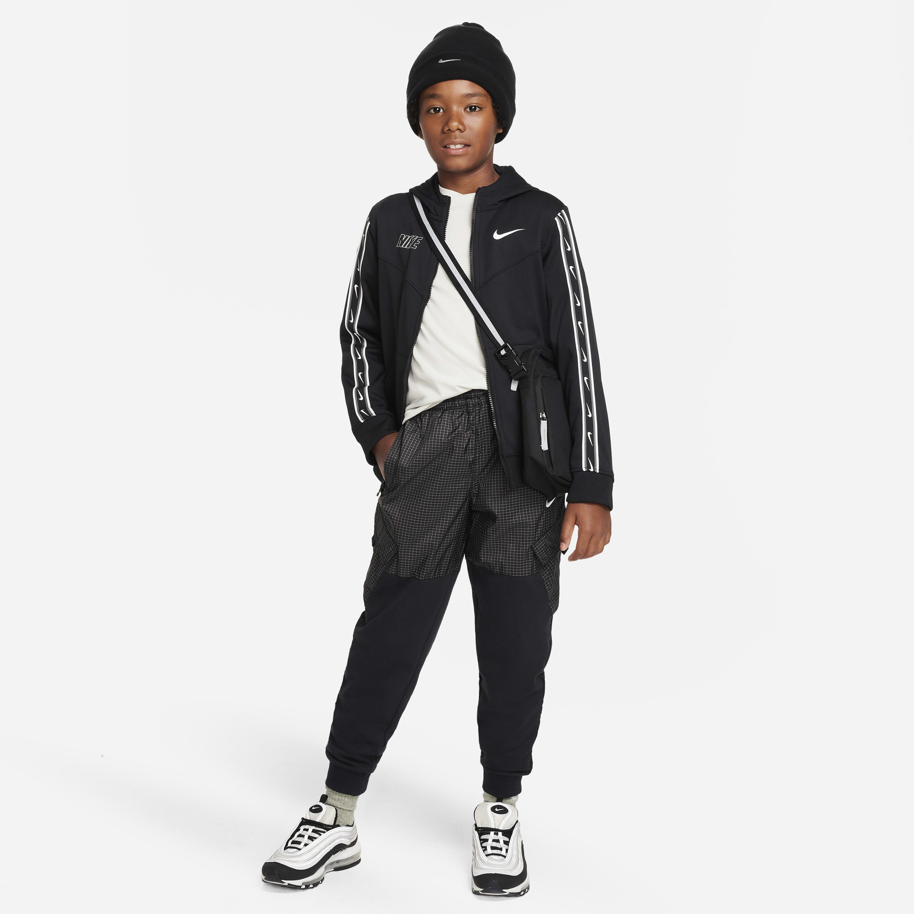 Nike Sportswear Repeat image number 5