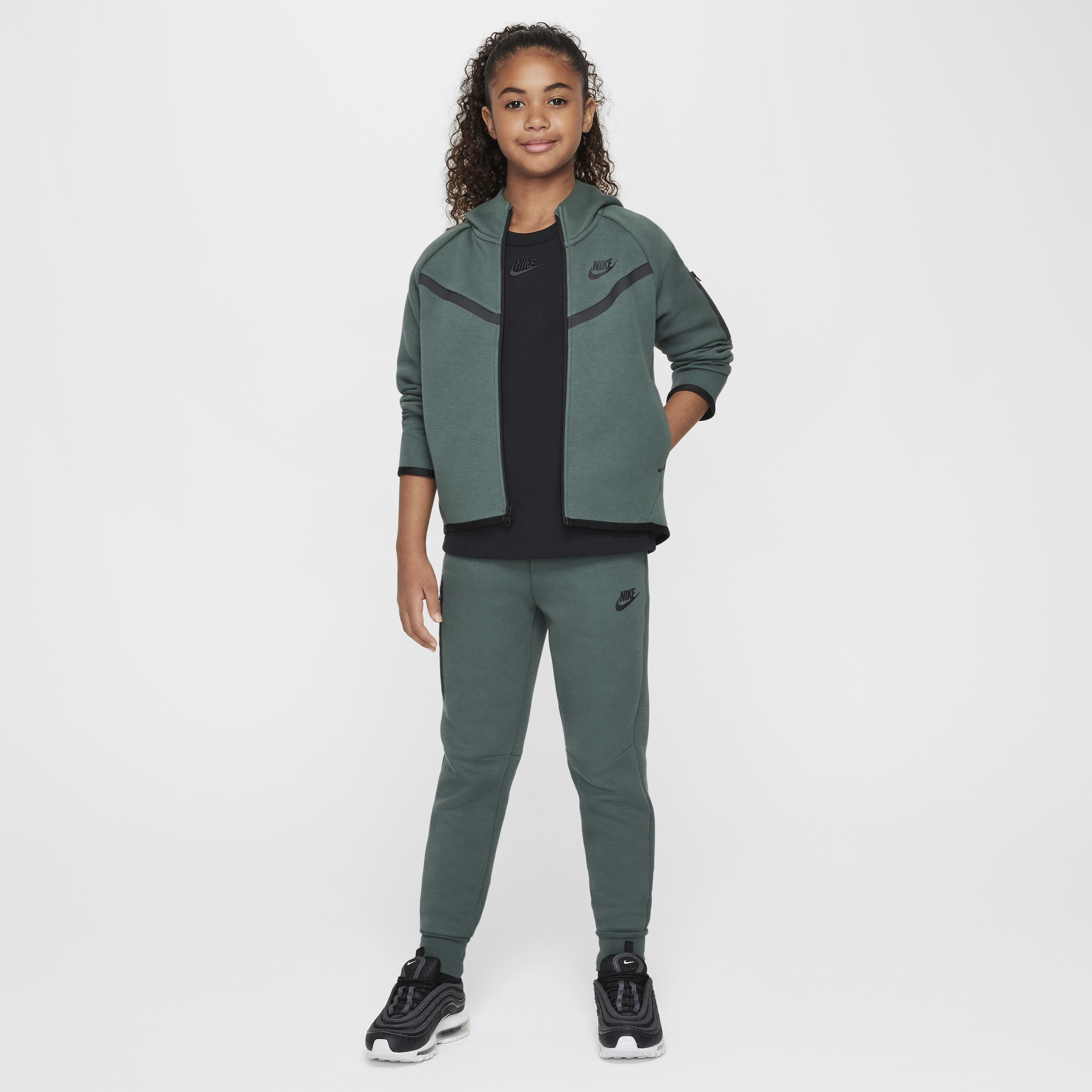 نايكي سبورتسوير تك فليس image number 5