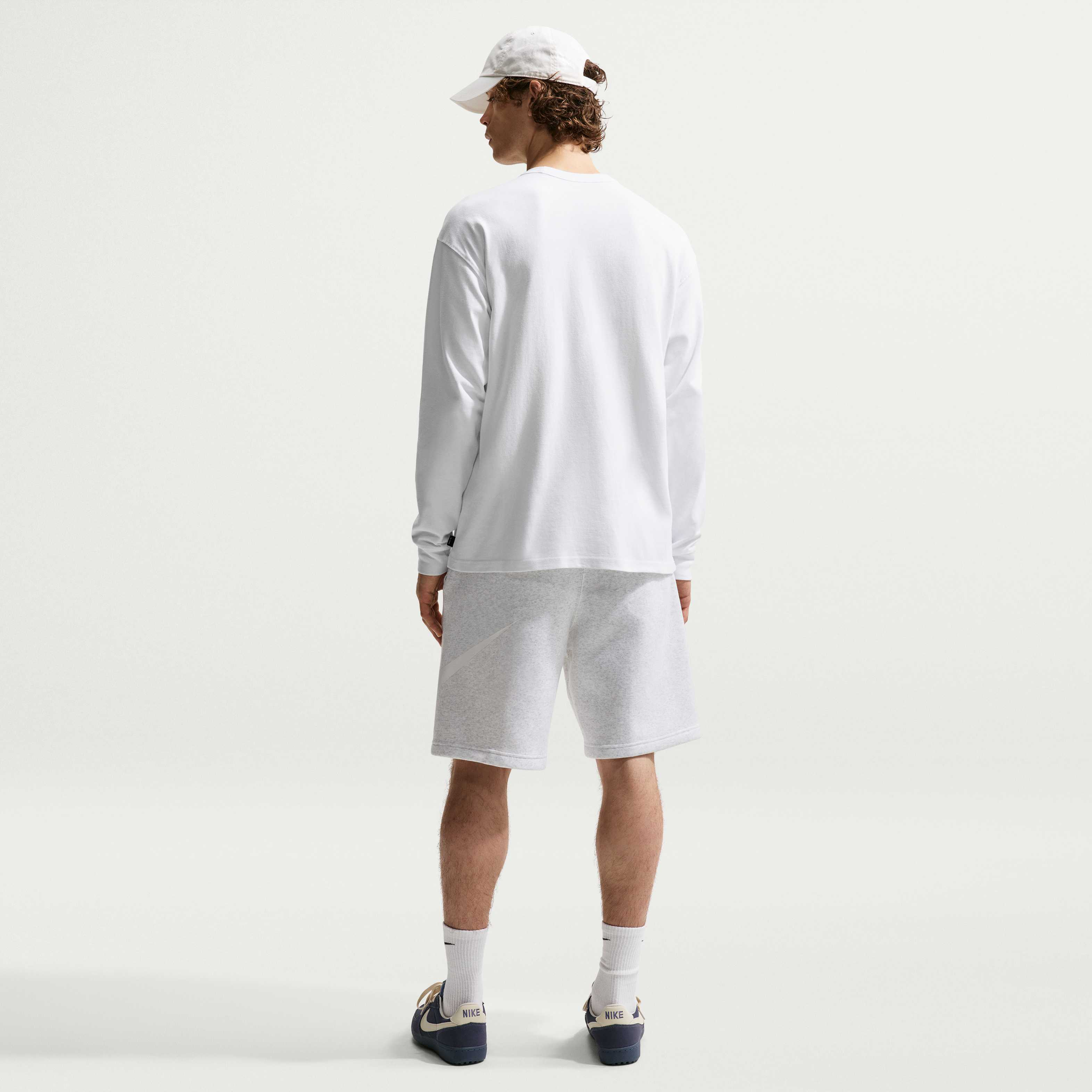 Nike Sportswear Premium Essentials image number 4