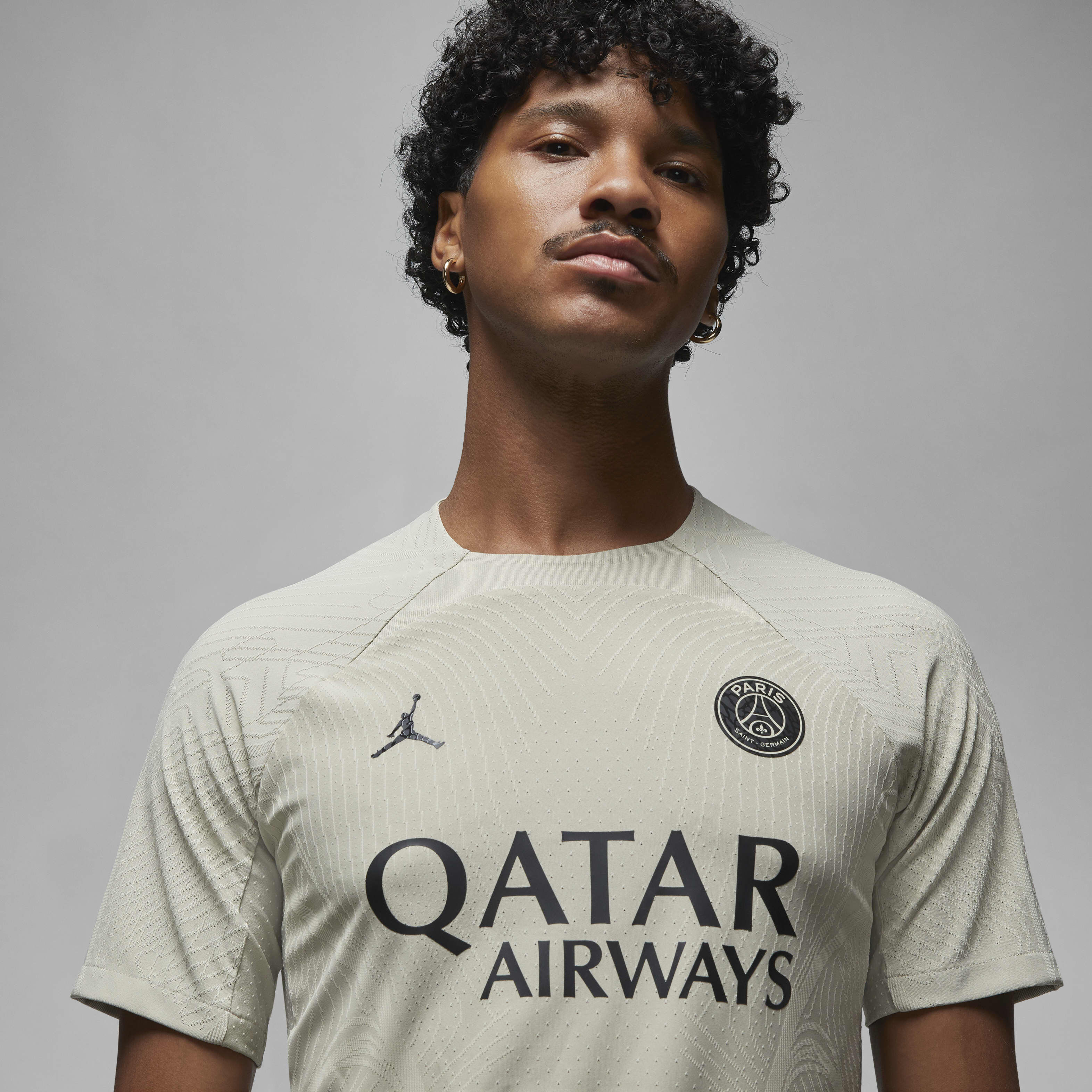 Paris Saint-Germain Strike Elite Third image number 2