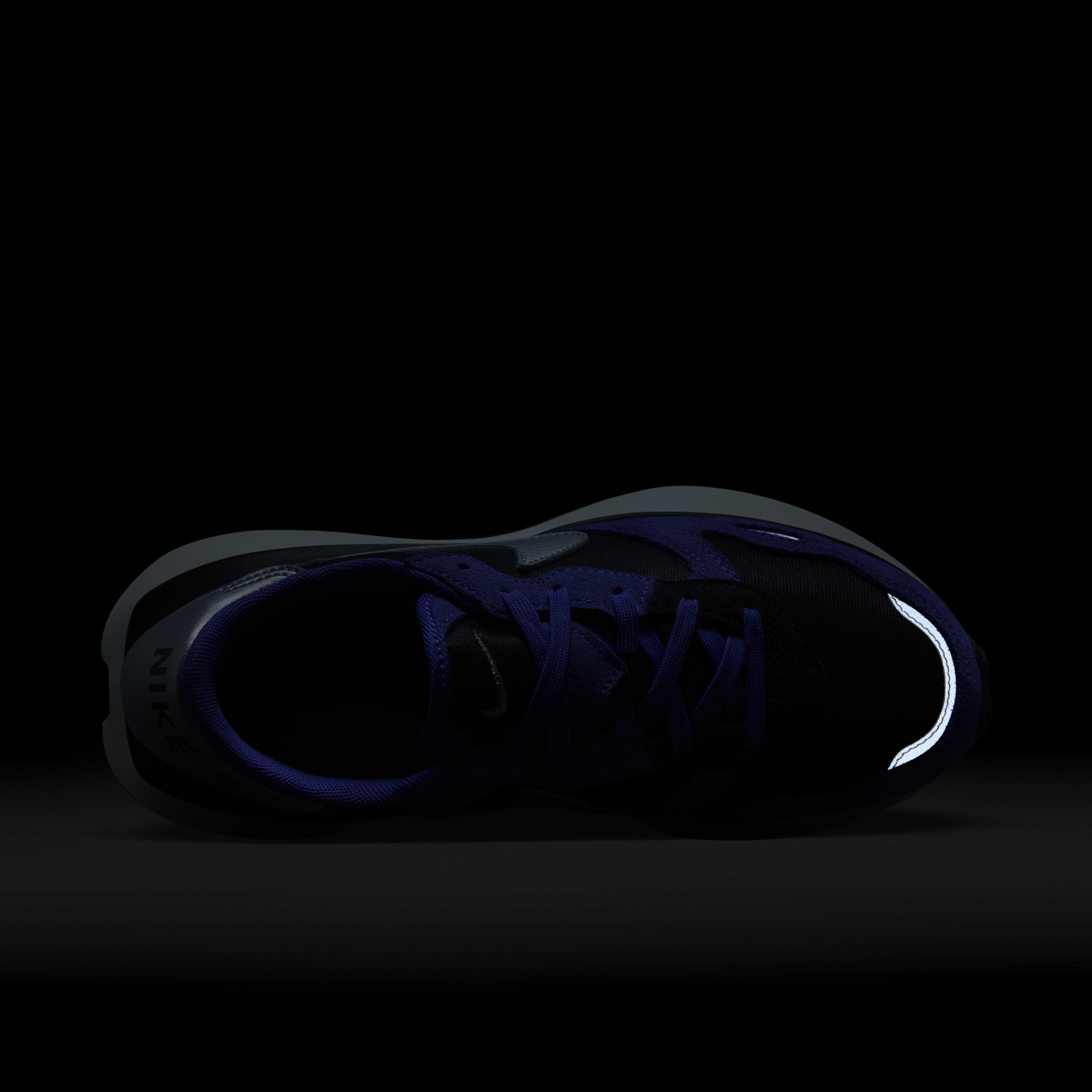 نايكي فينيكس وافل image number 8