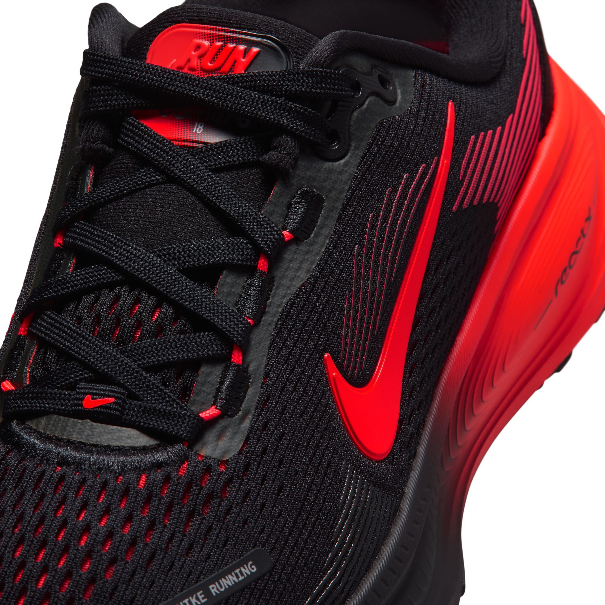 Nike Vomero 18 image number 9