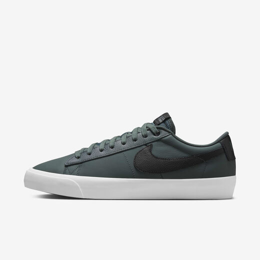 mens nike skateboarding sneakers