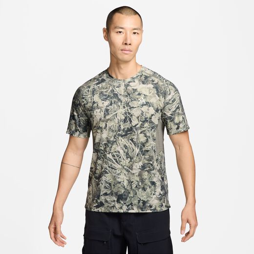 Total ACG-Nike, ACG 'Solar Chase', Men's Dri-FIT ADV Trail Running Top
