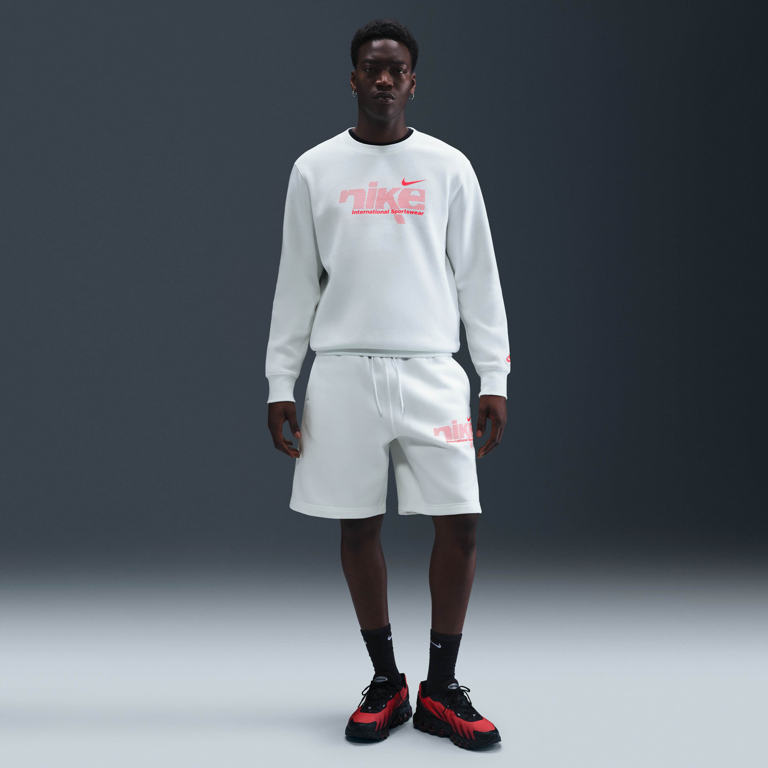 نايكي سبورتسوير كلوب image number 3