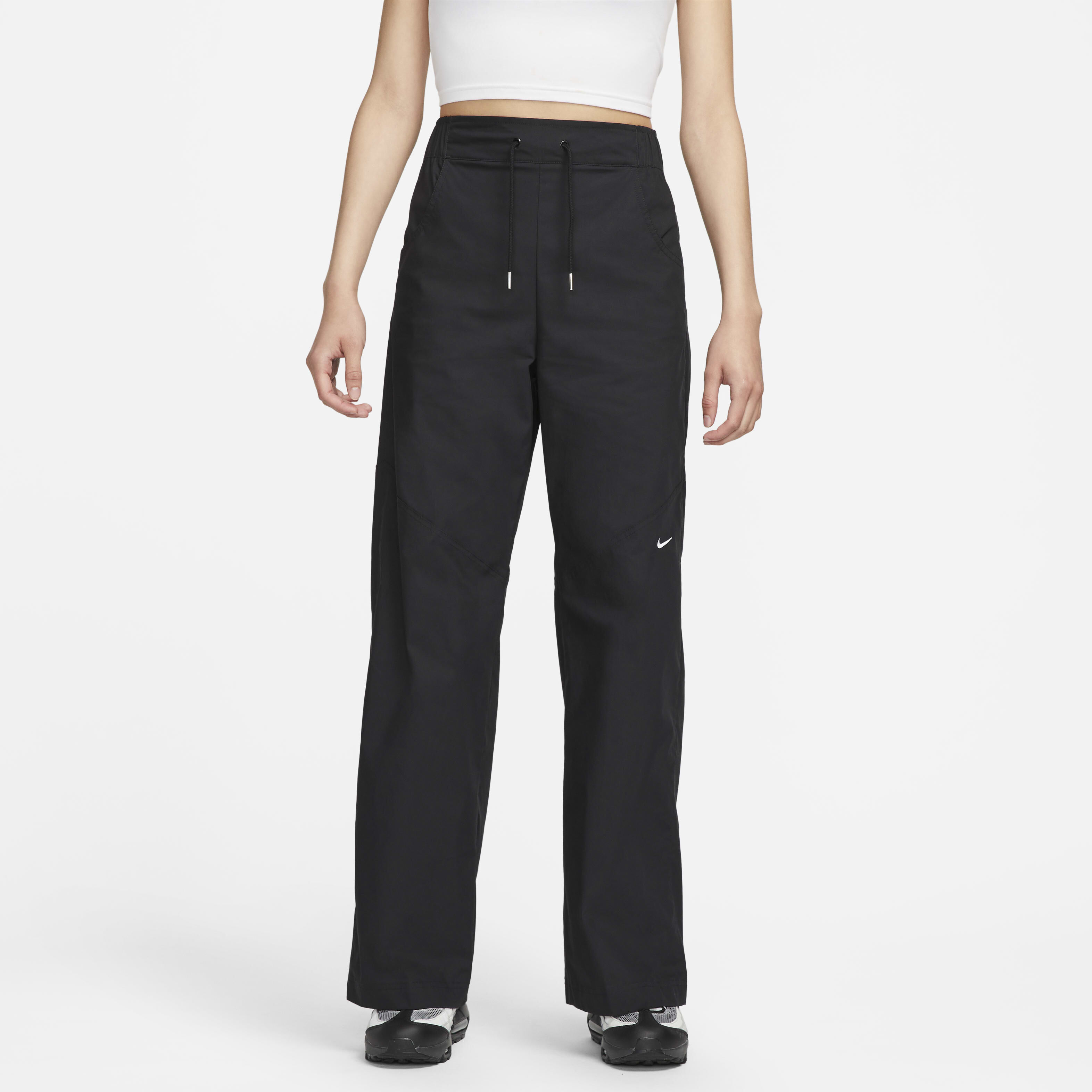 Nike Sportswear Essentials
