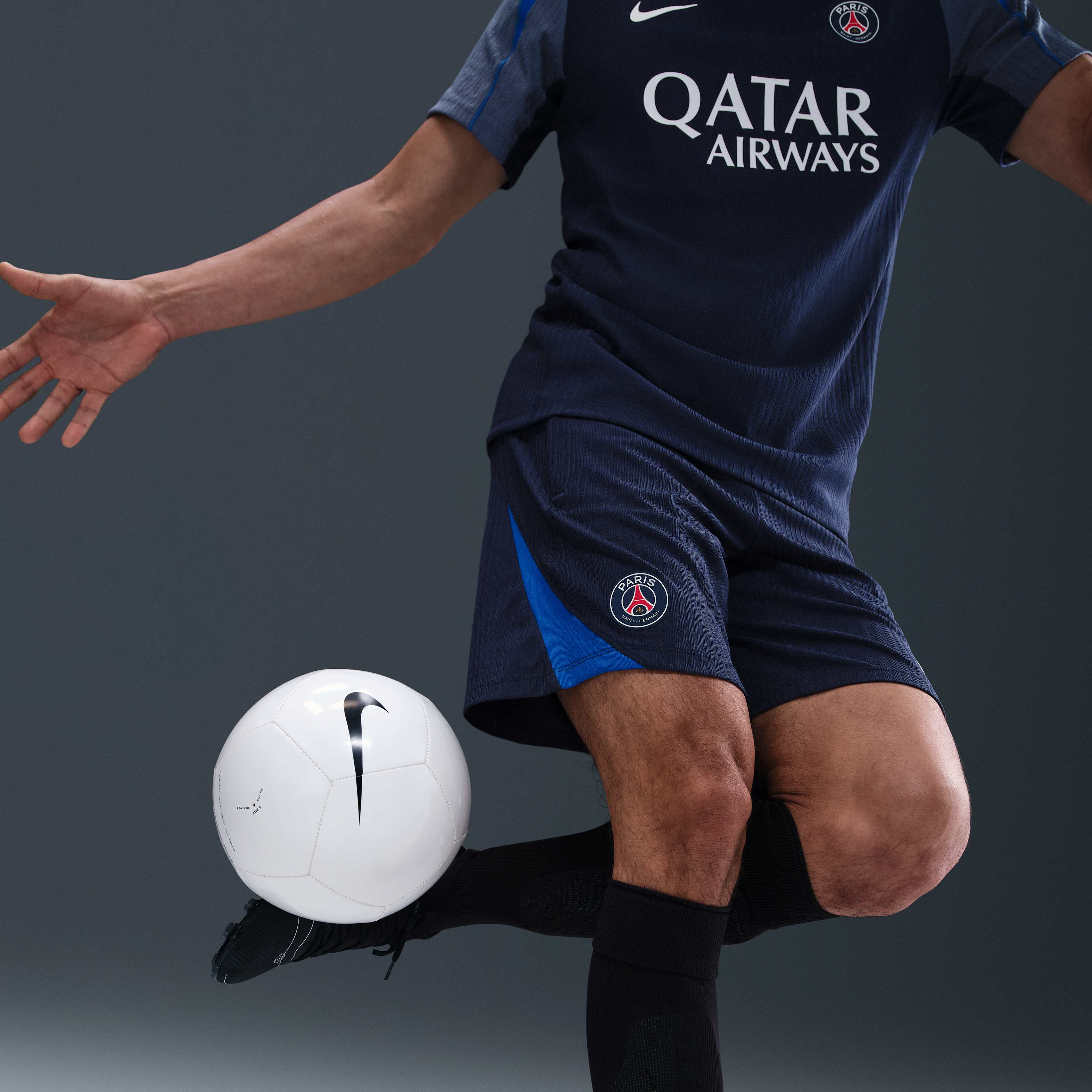 باريس سان جيرمان سترايك ايليت image number 4