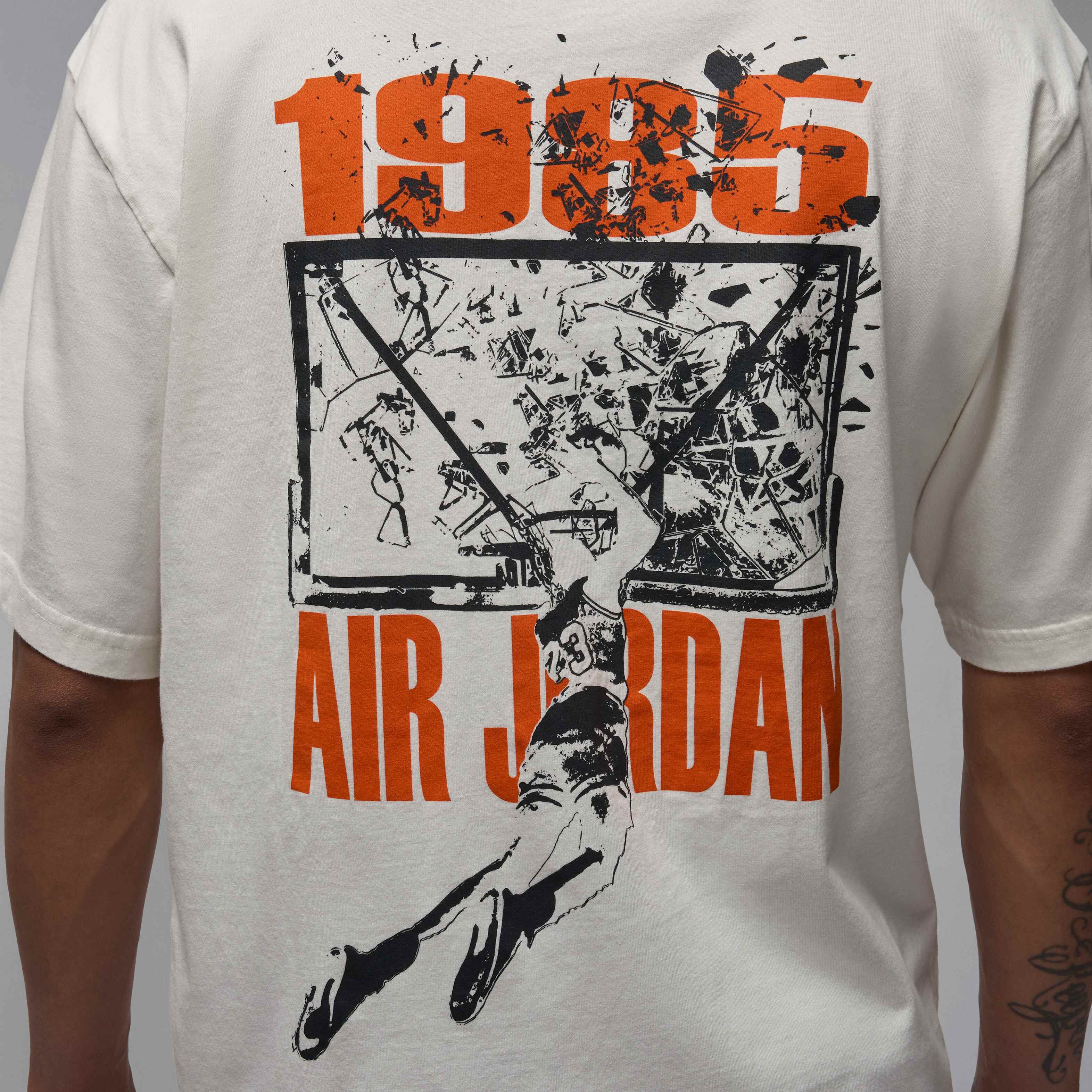 ★Nike★ Jordan Brooklyn Oversized Graphic T-Shirt M Off Noi Jordan Brooklyn Men's Oversized Graphic T-Shirt. Nike ID