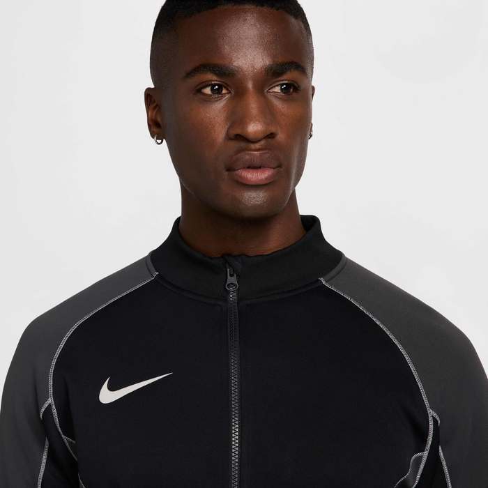 Nike Strike+ image number 2 Nike Strike+ image number 2