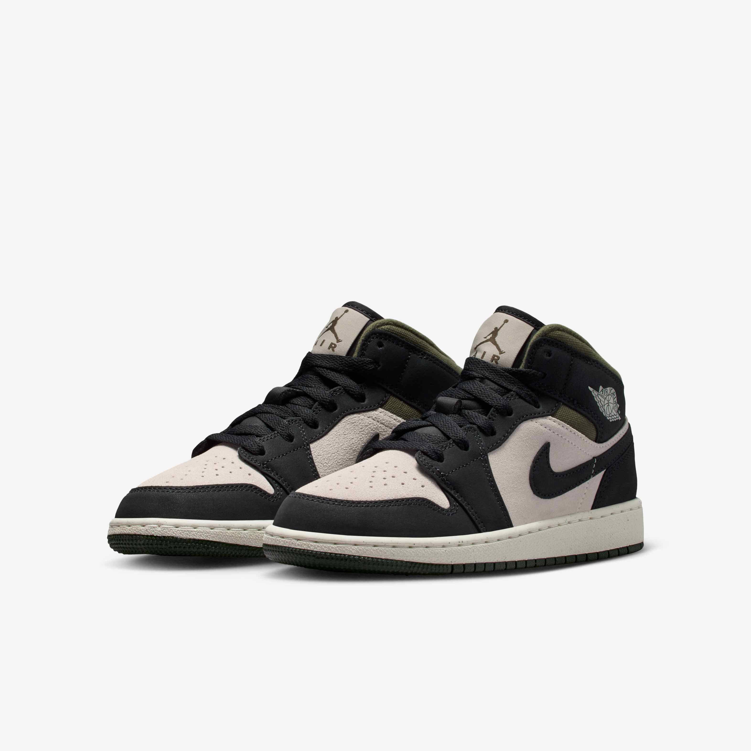 Air Jordan 1 Mid image number 4