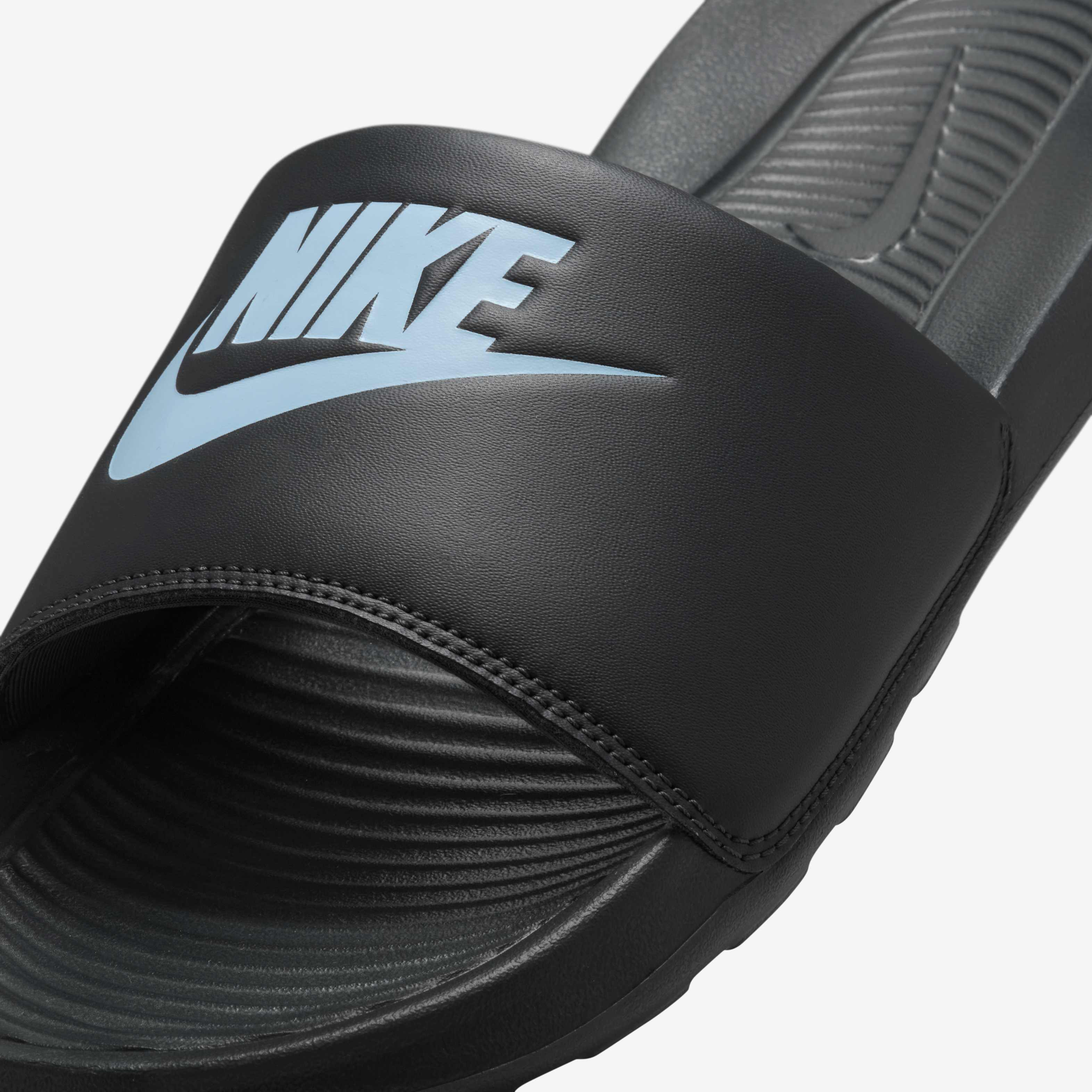 Nike Victori One image number 5