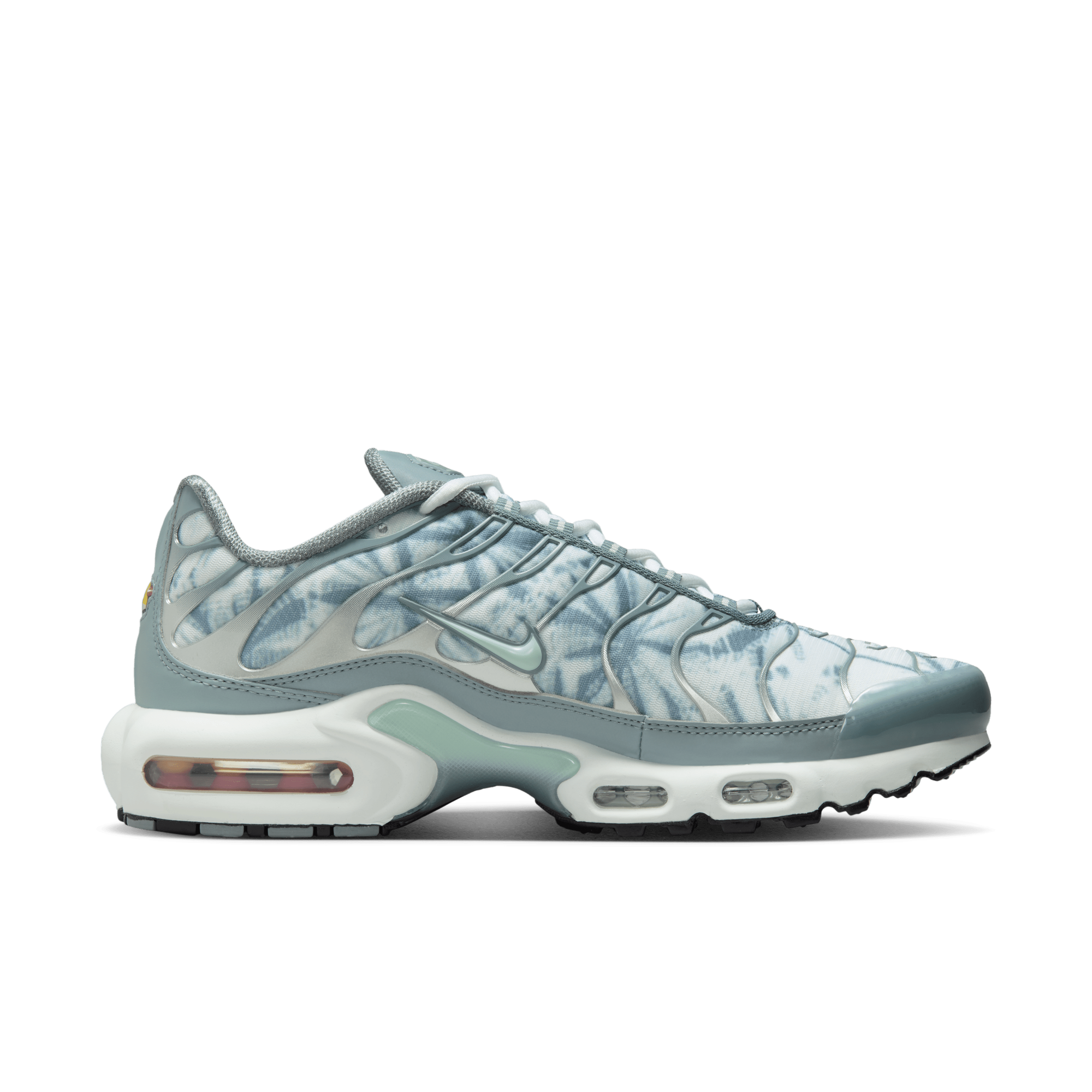 Nike astra hotsell 3 colors