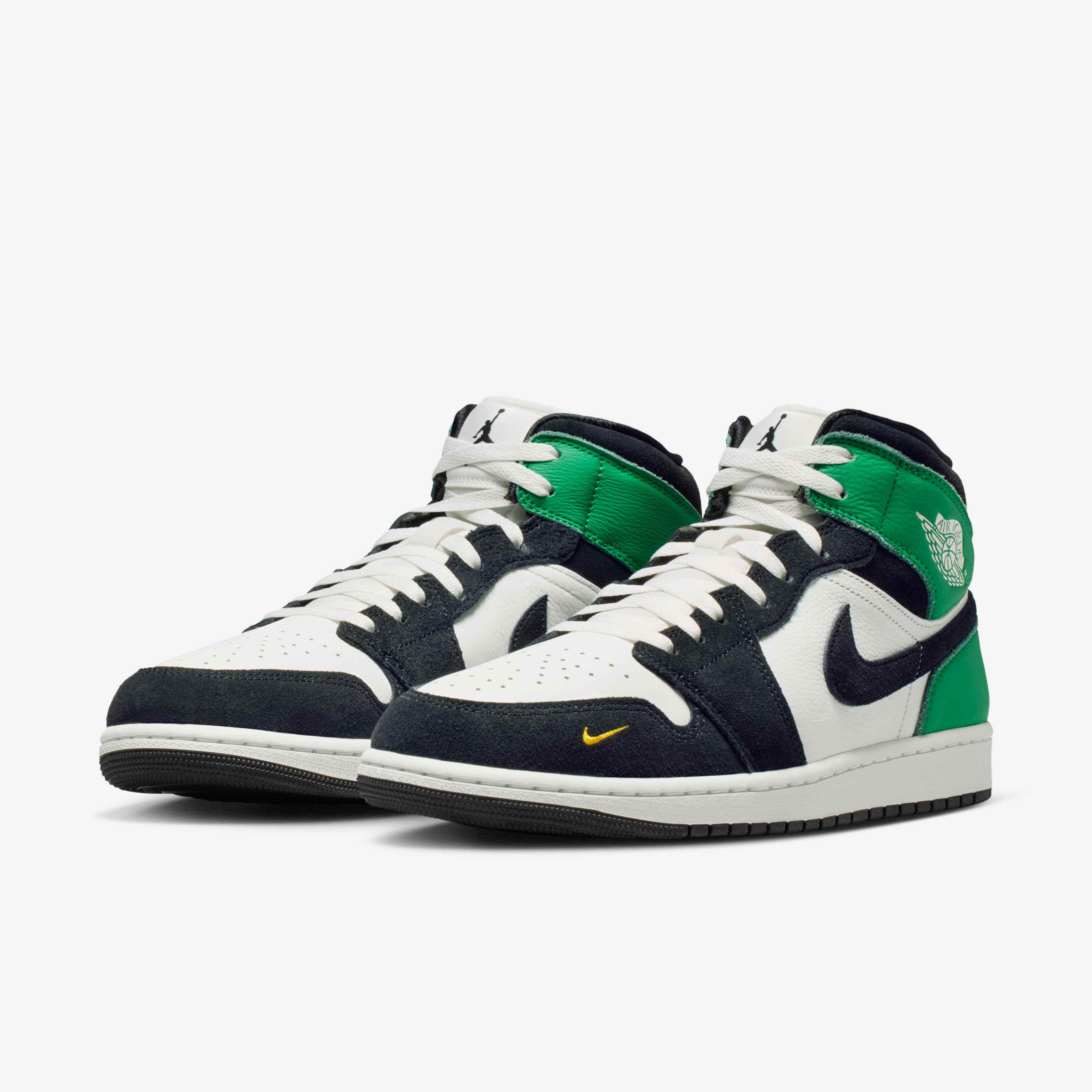 Air Jordan 1 Mid SE image number 4