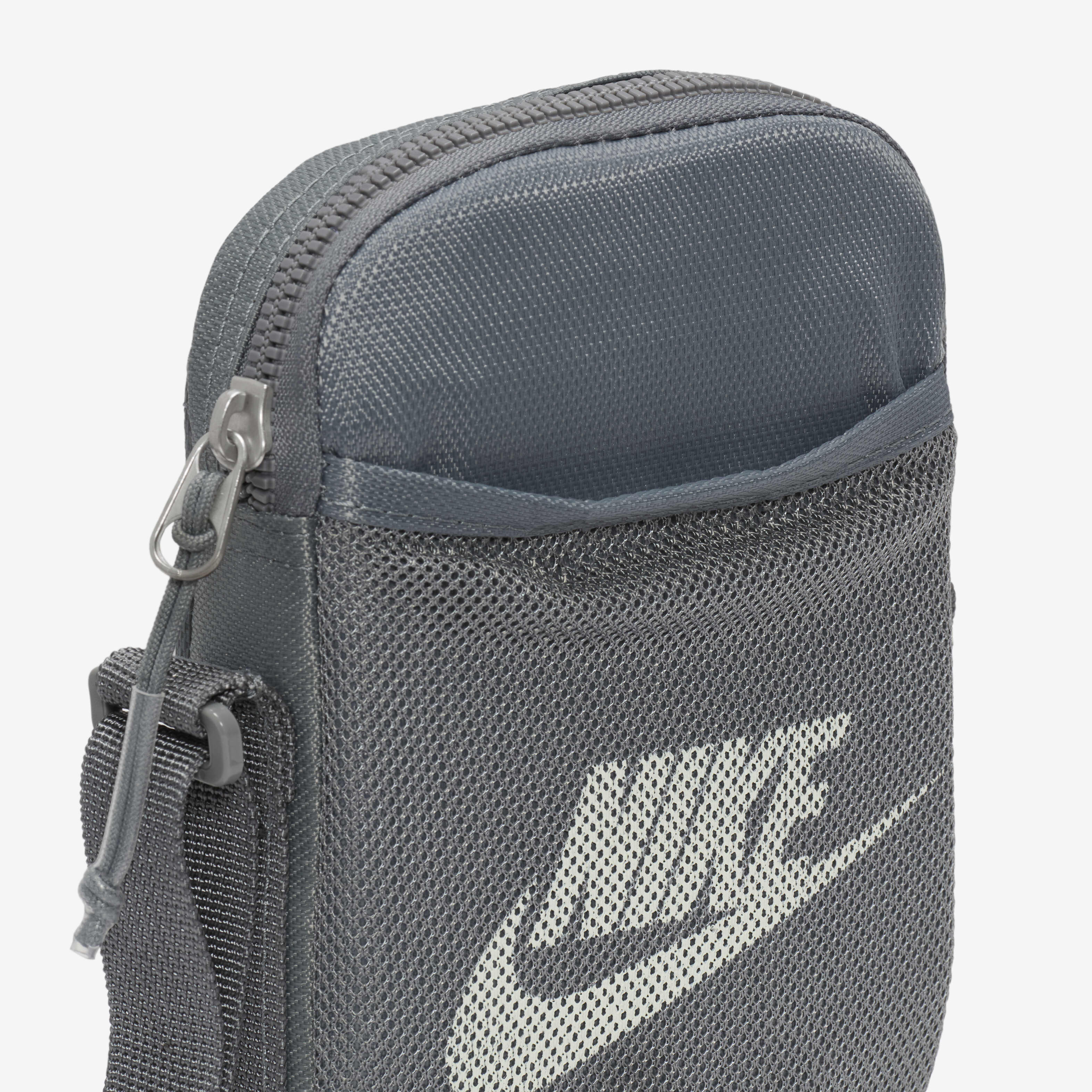 フィットネスバッグ Nike Heritage Crossbody Bag Small 1L Buy Nike Heritage Cross-Body Bag (Small, 1L) - Smoke Grey