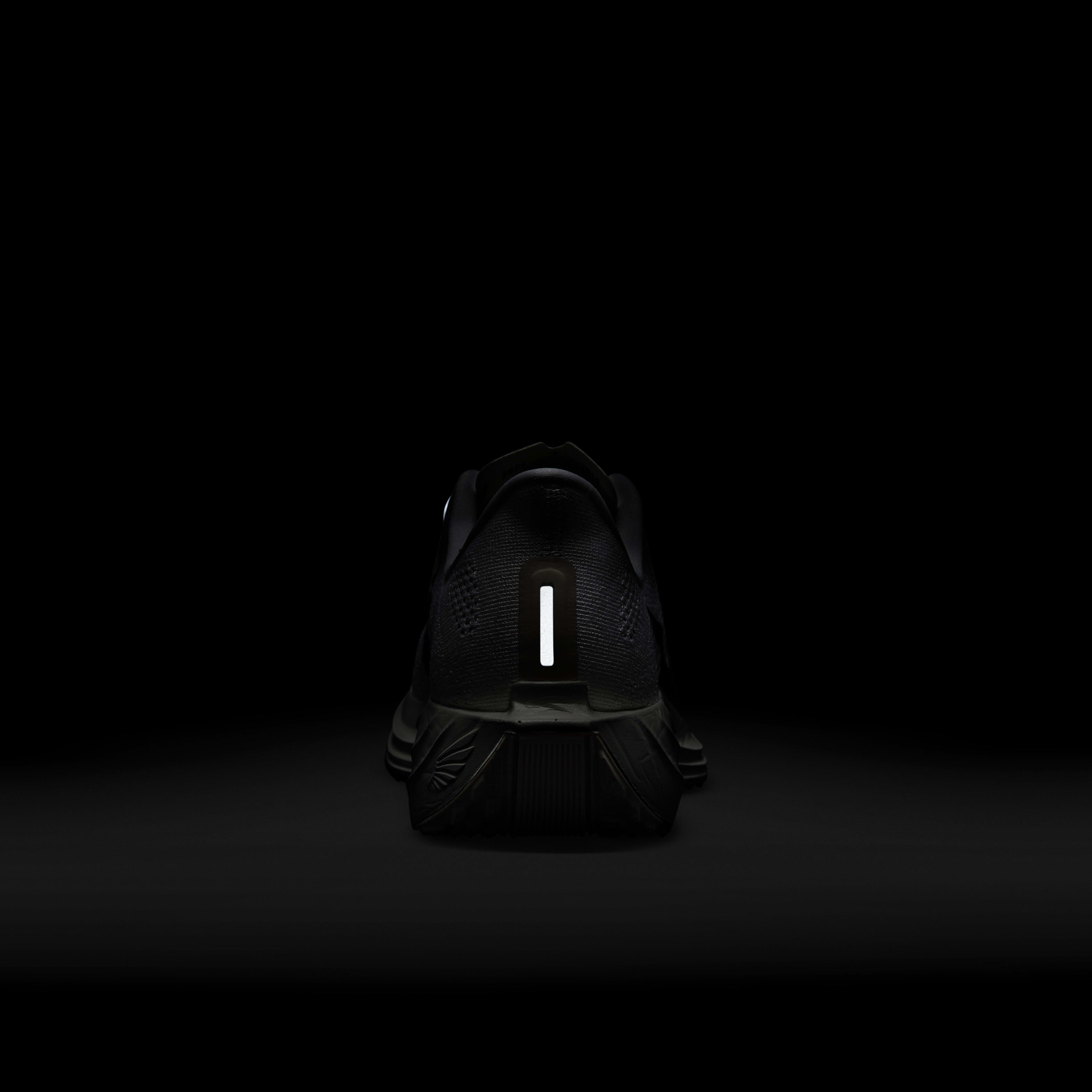 Nike Pegasus Plus image number 9