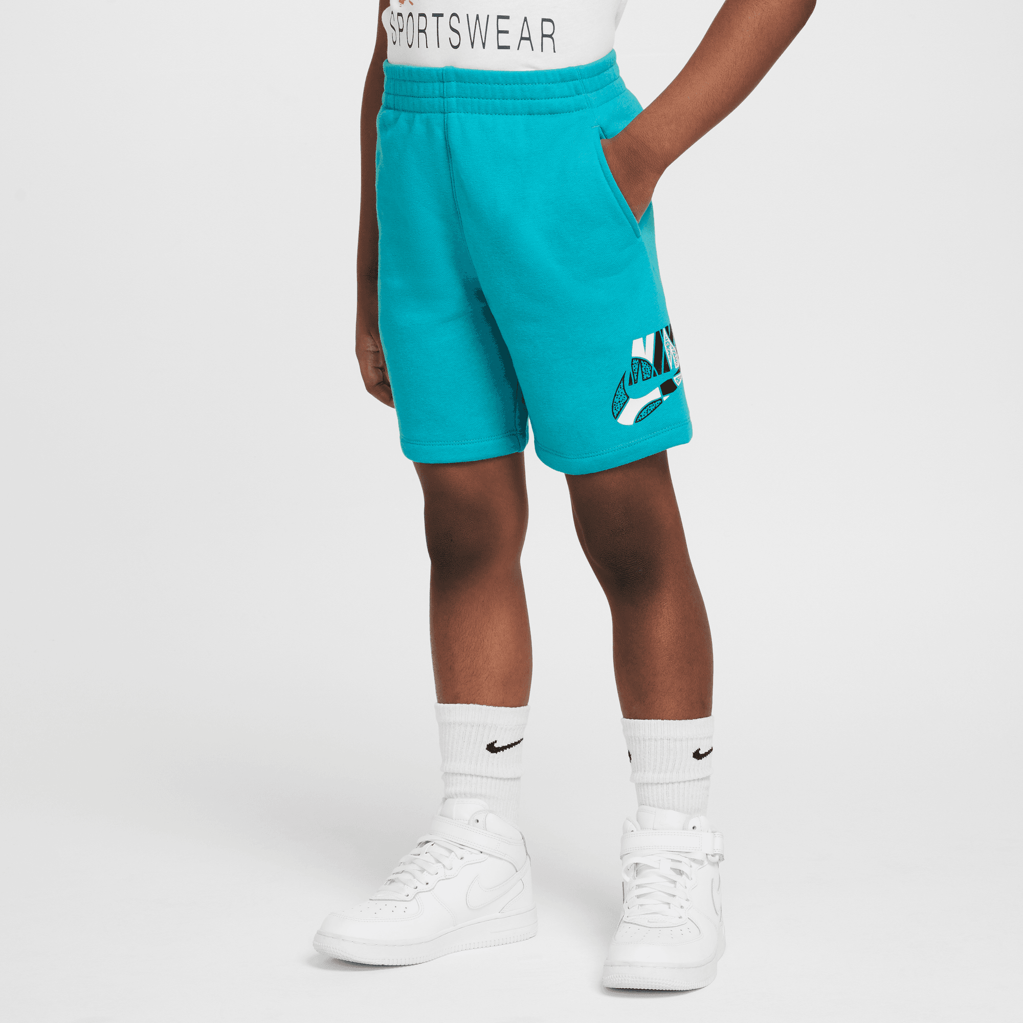 Nike Sportswear "Outside the Lines" image number 0