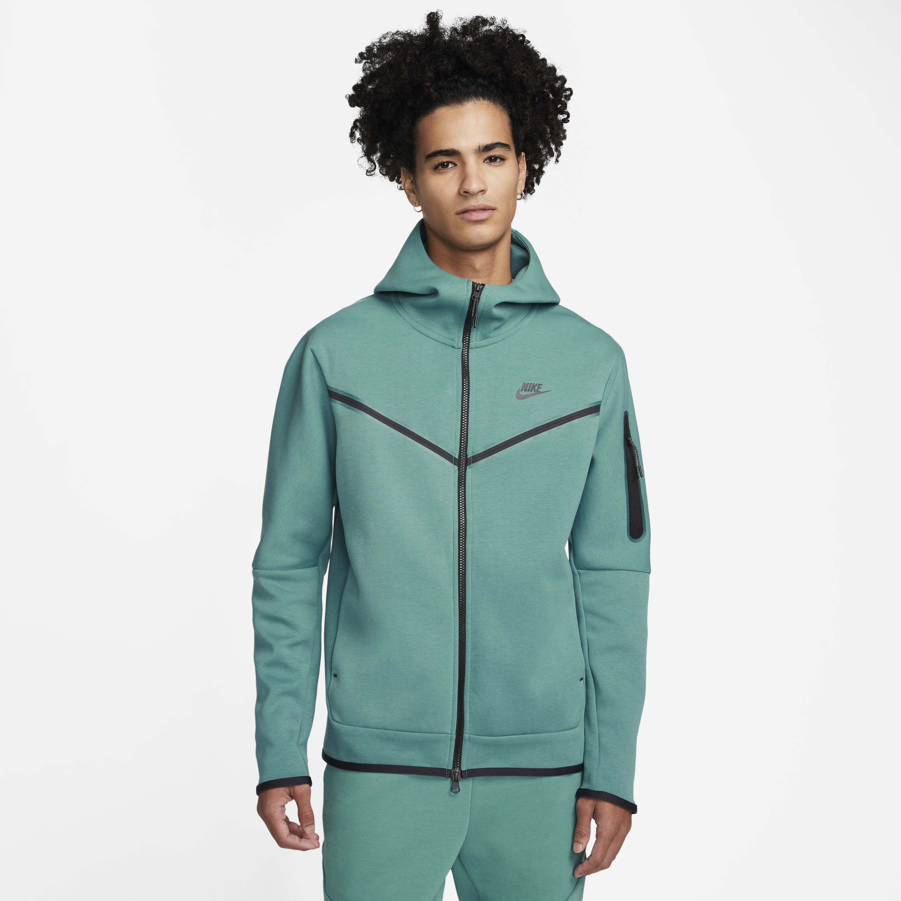 Nike Sportswear Tech Fleece image number 0