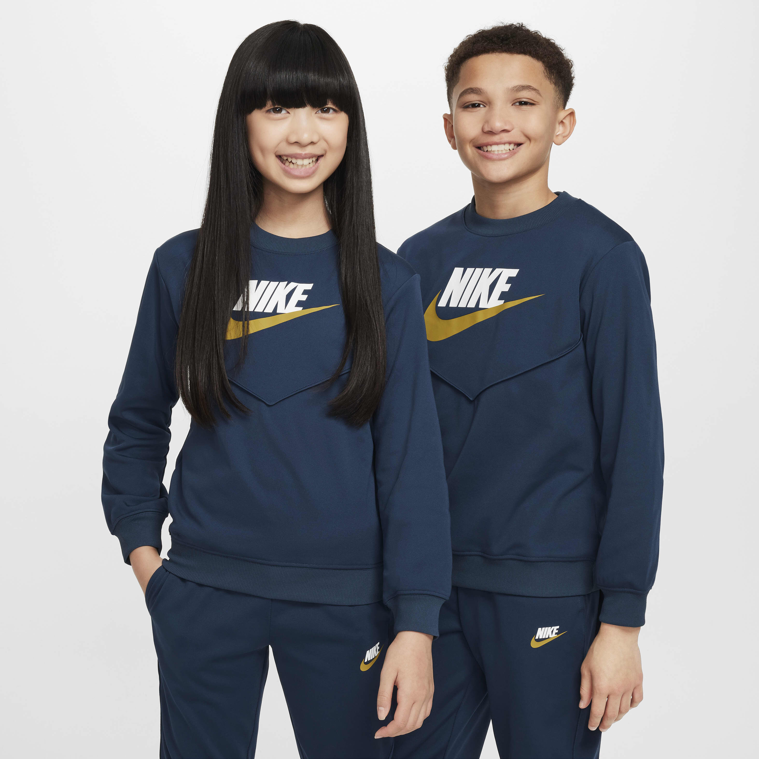 Nike Sportswear image number 2