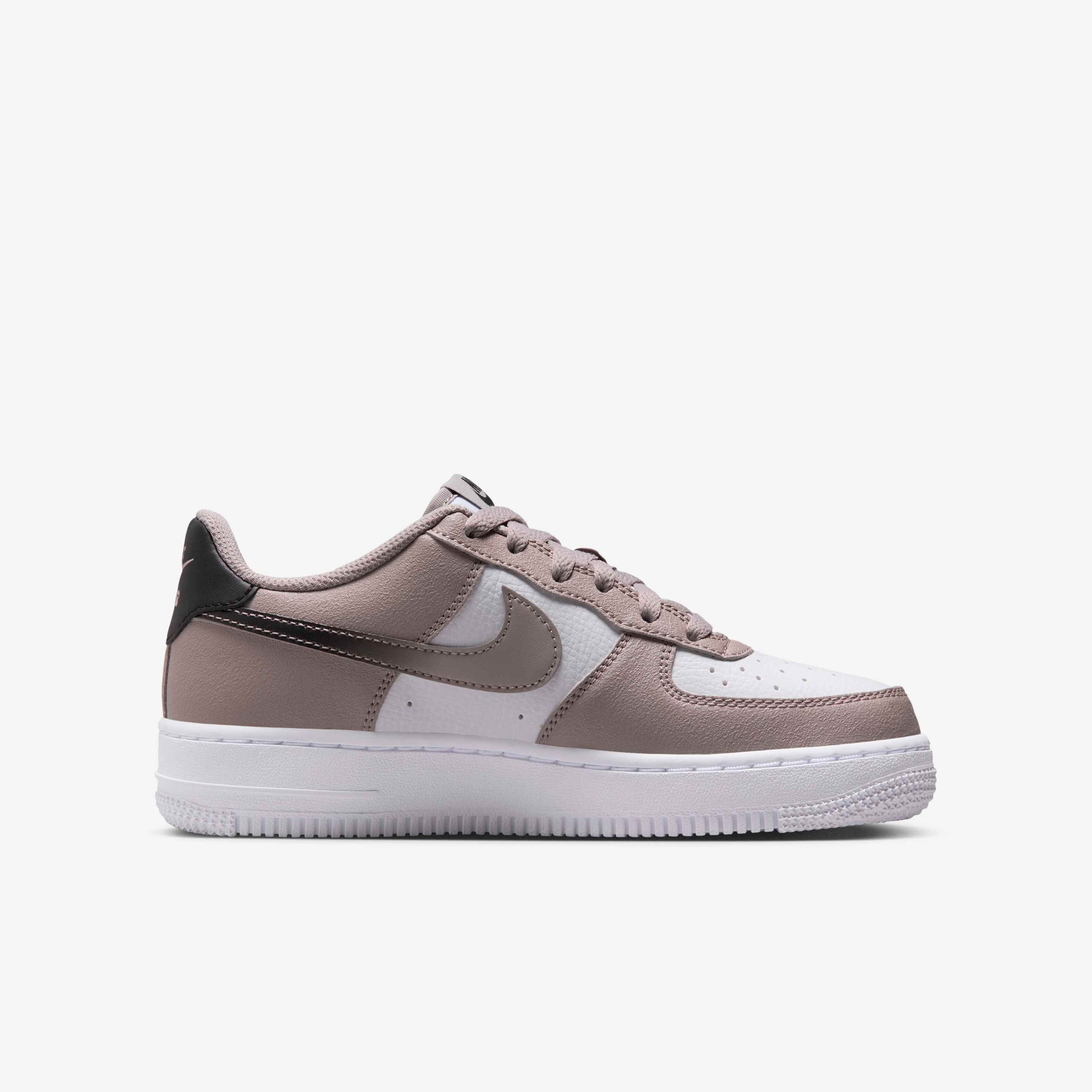 Nike Air Force 1 image number 1