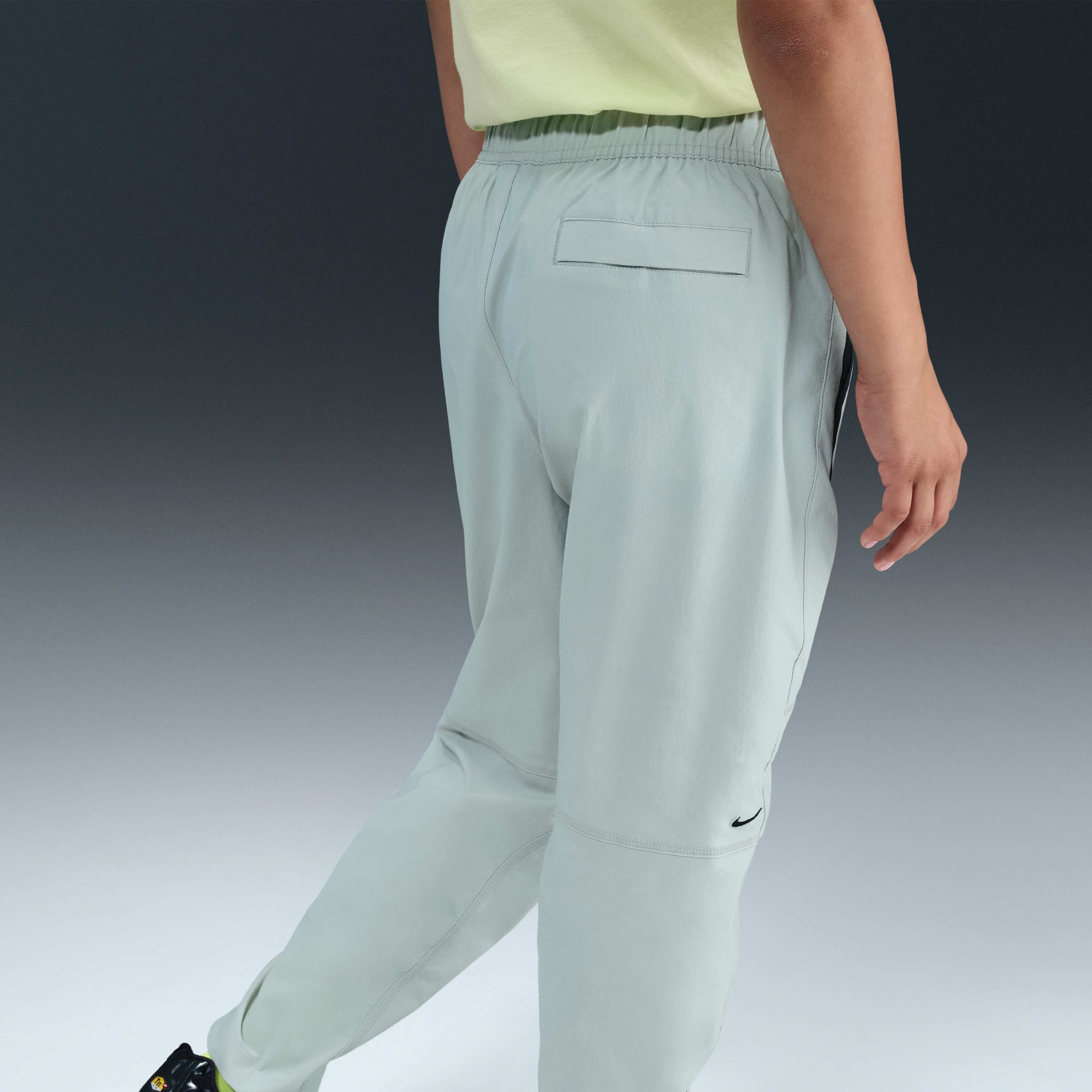 نايكي تك image number 2