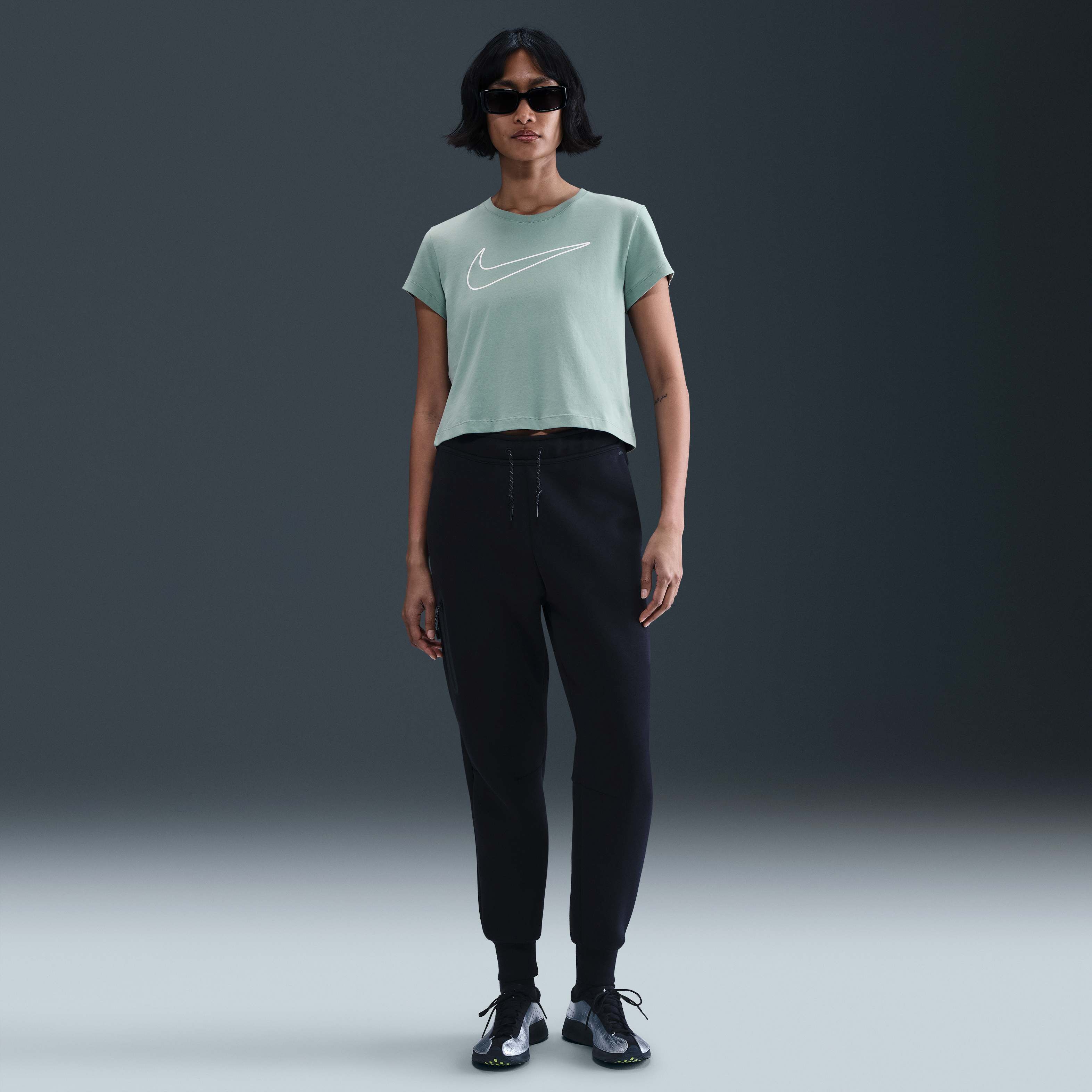 نايكي سبورتسوير image number 3