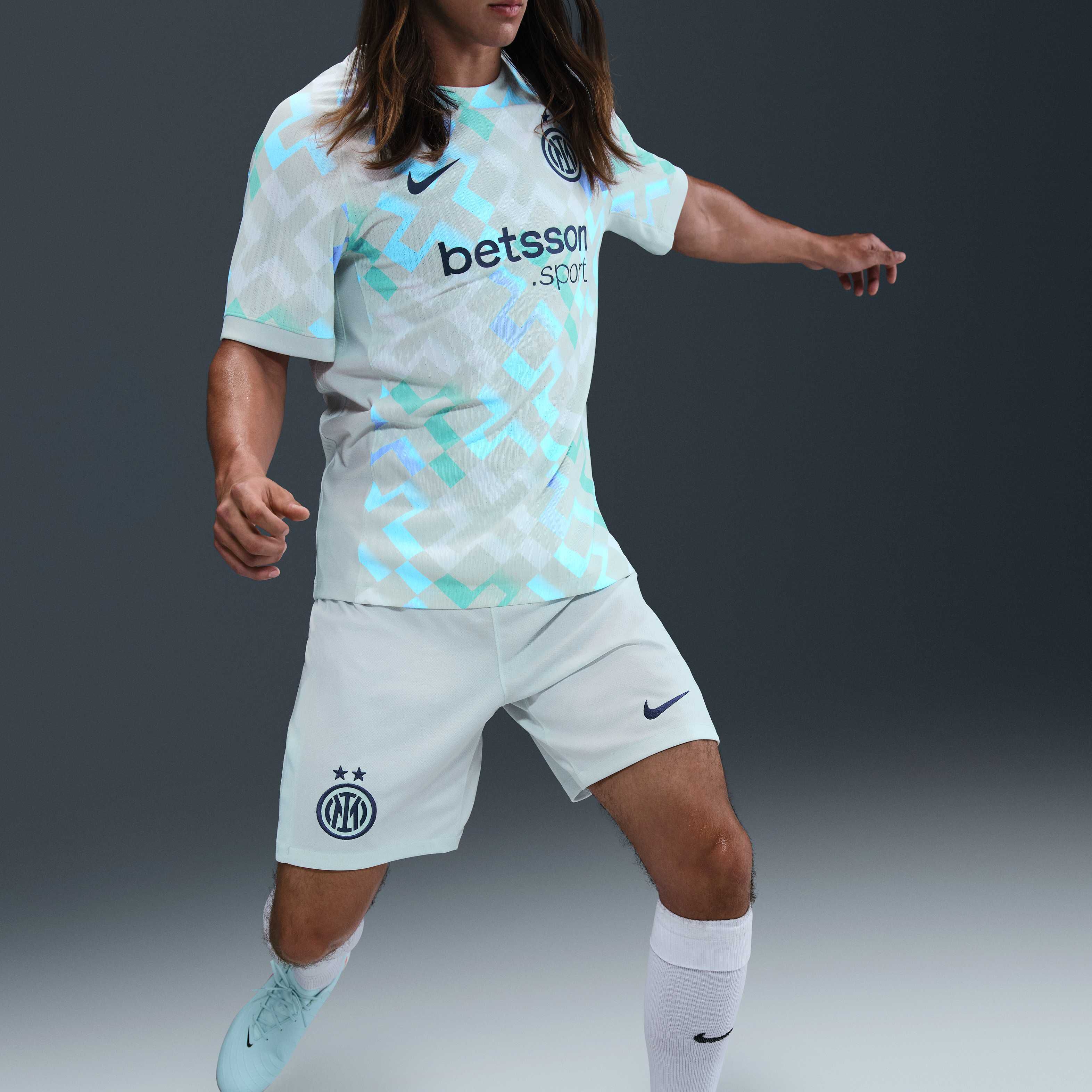 Inter Milan 2025/26 Stadium Away image number 4