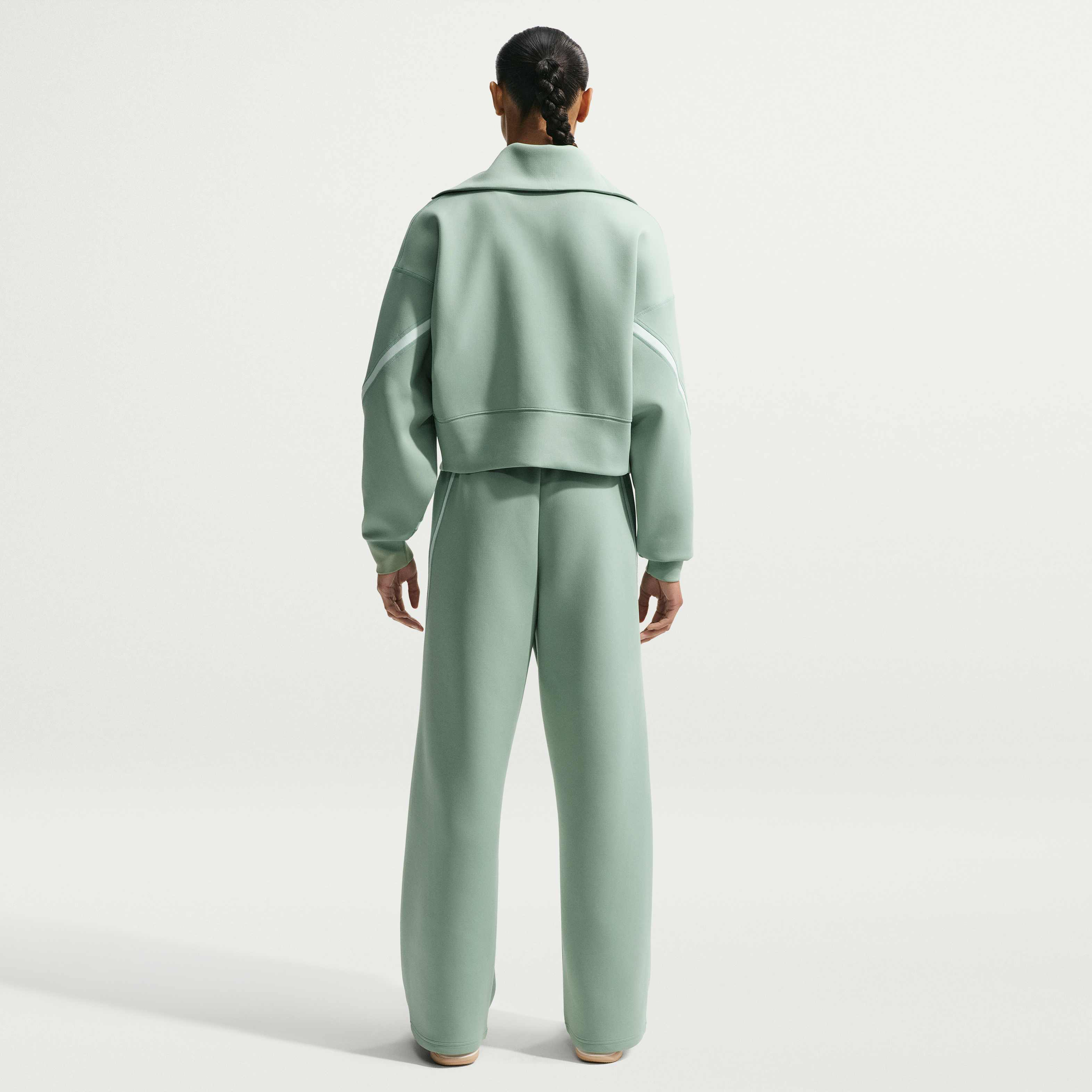 Nike Advantage image number 4