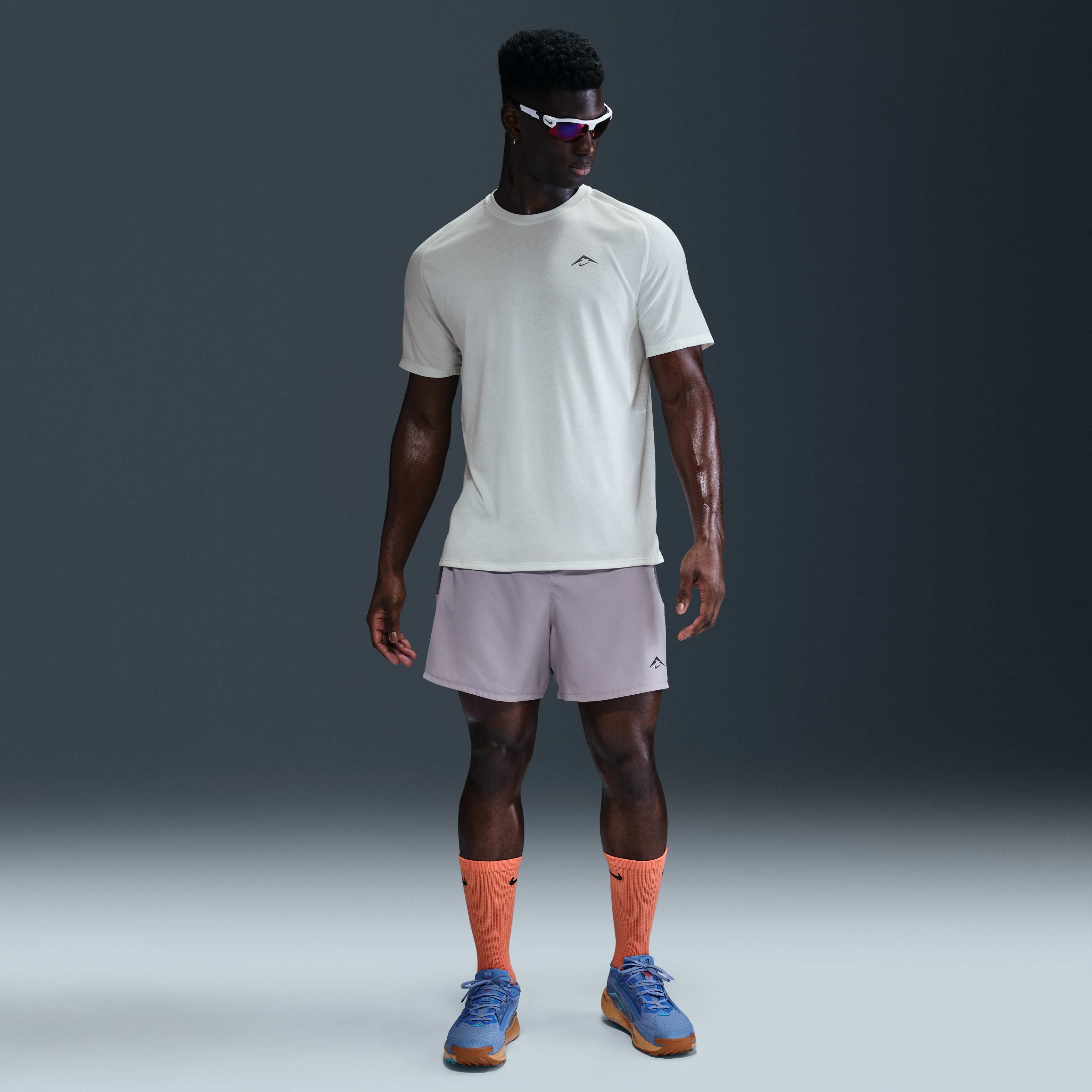 نايكي سولار تشيس image number 3