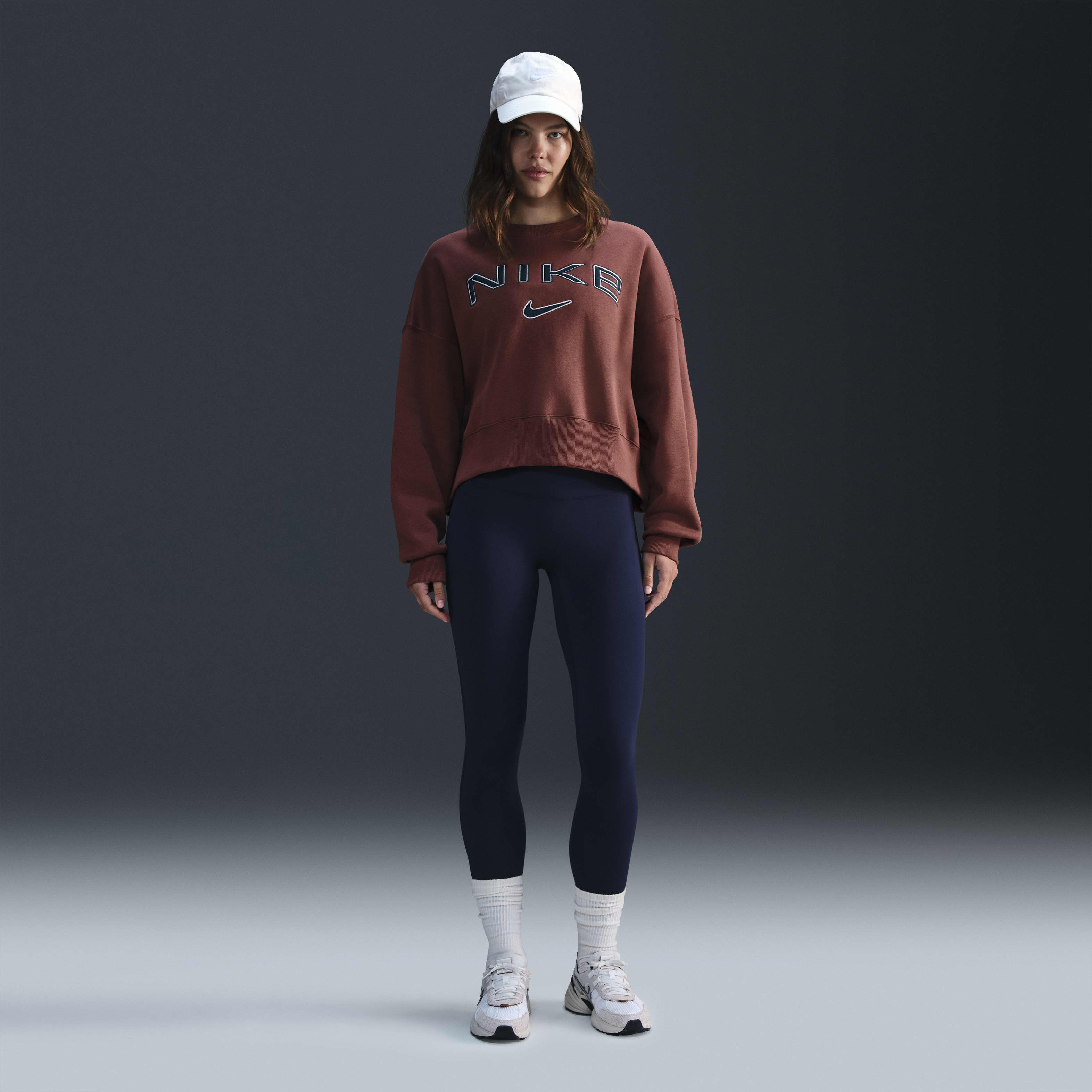 نايكي سبورتسوير فينكس فليس image number 3