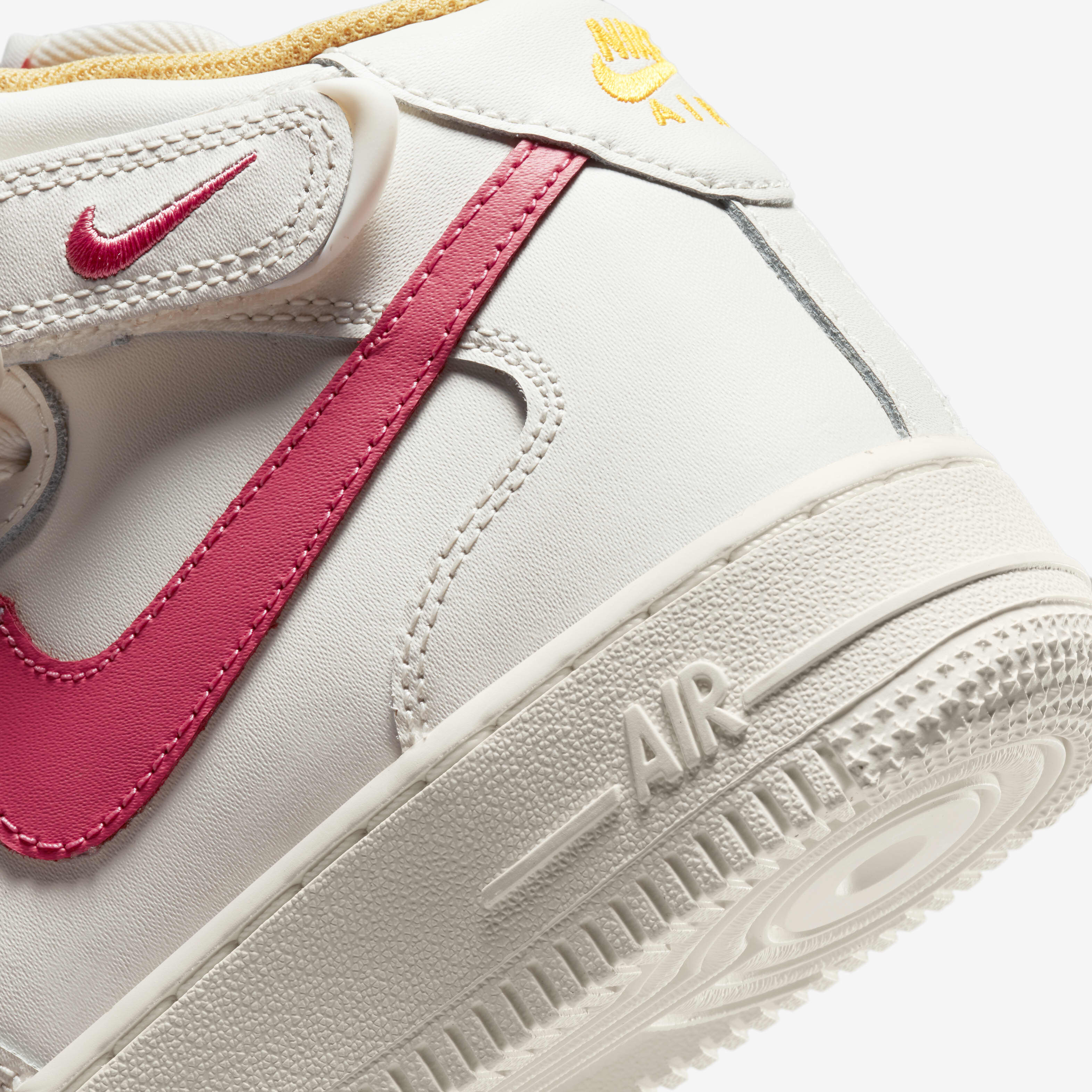 Nike Air Force 1 Mid LE image number 7