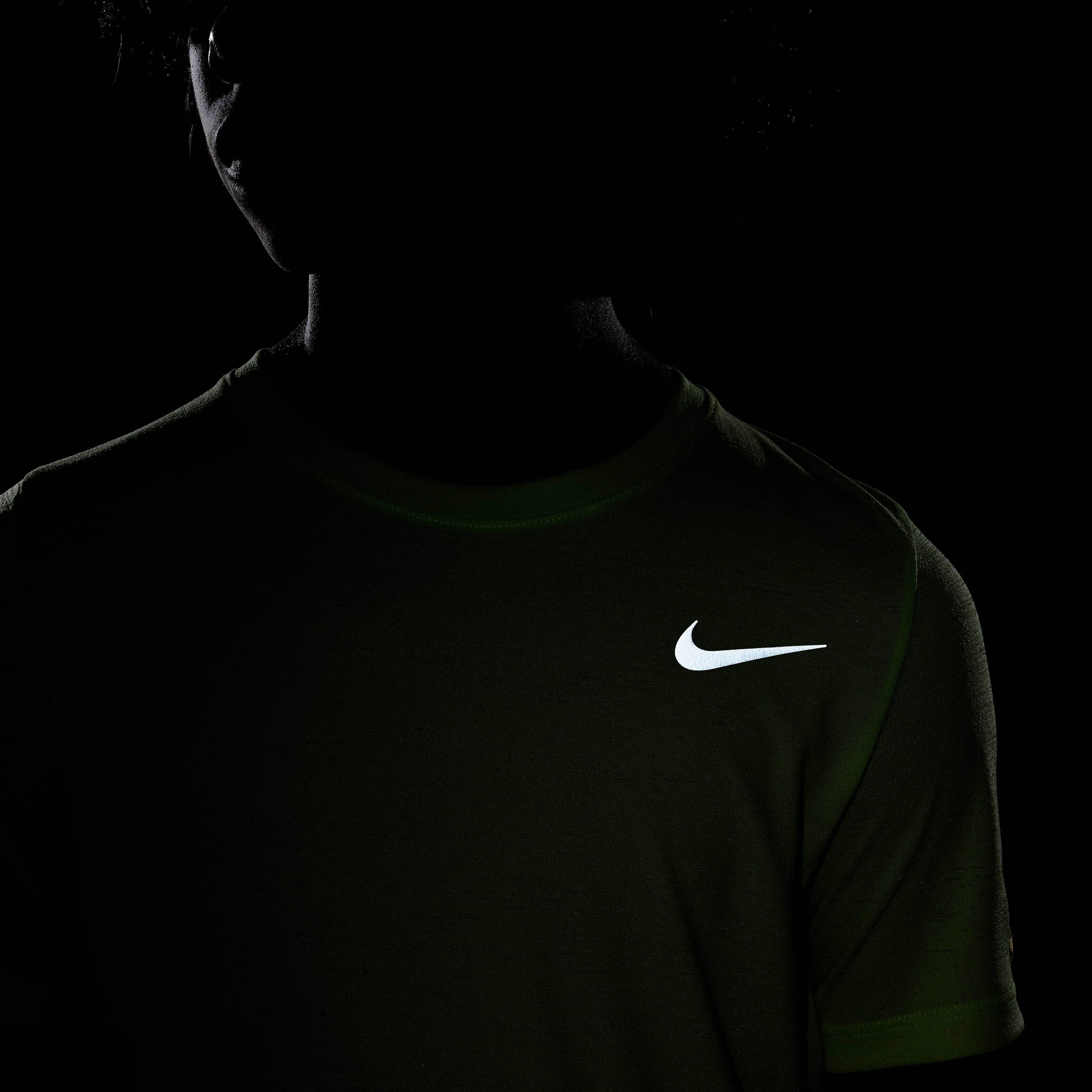 Nike Dri-FIT Miler image number 5