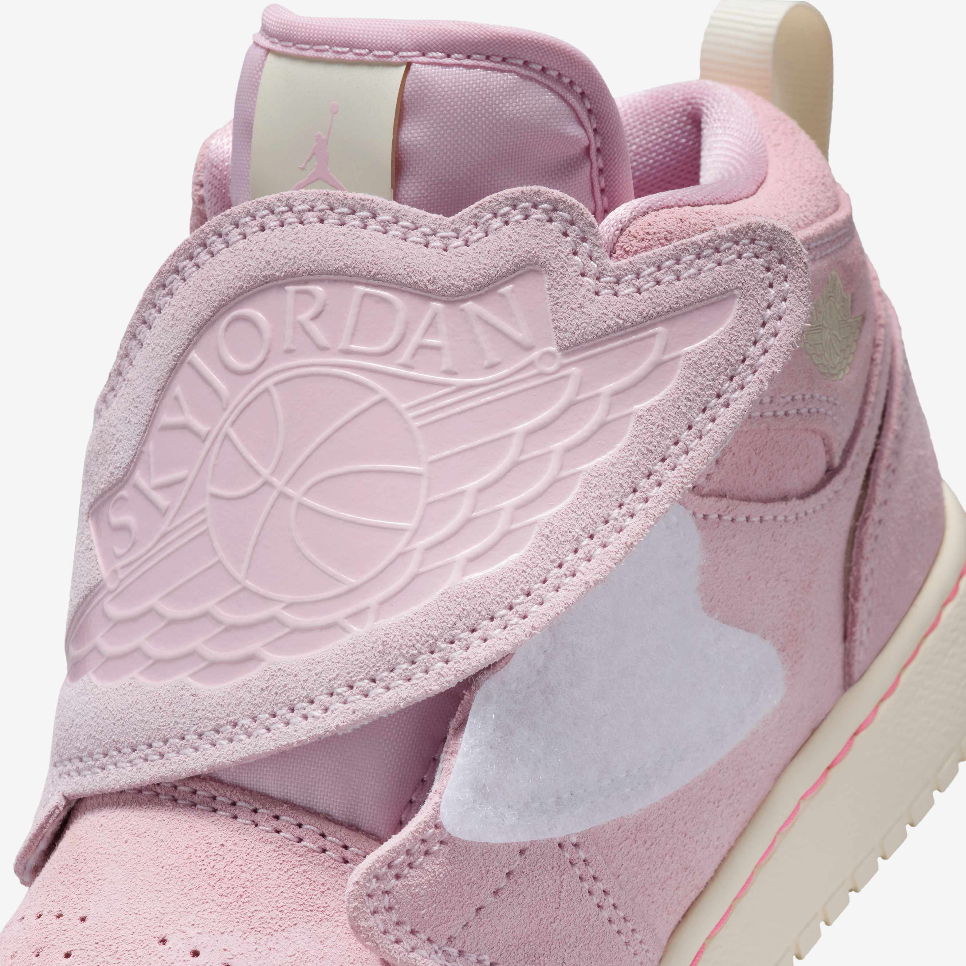 Sky Jordan 1 image number 6