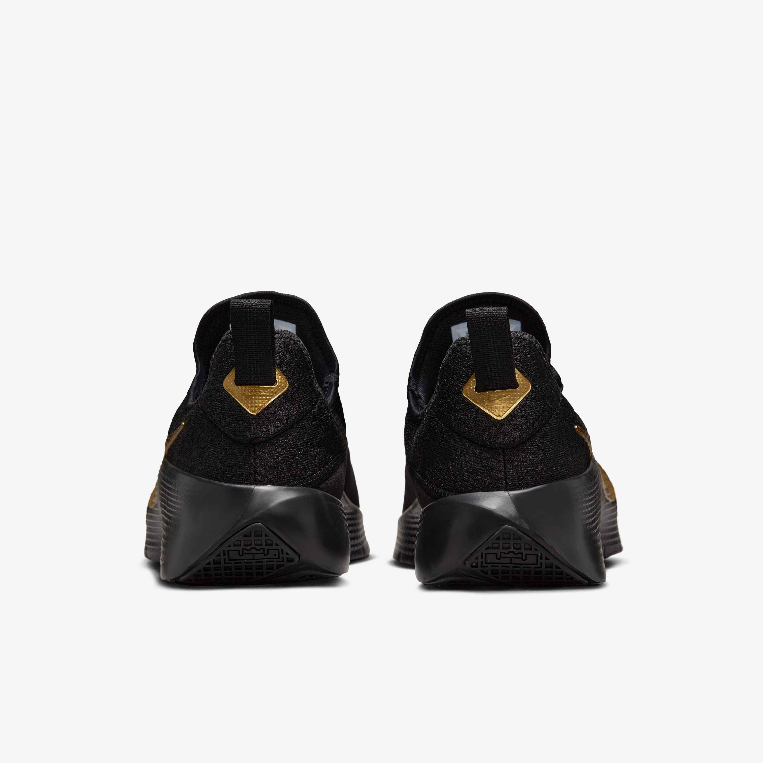 LeBron TR 1 image number 5