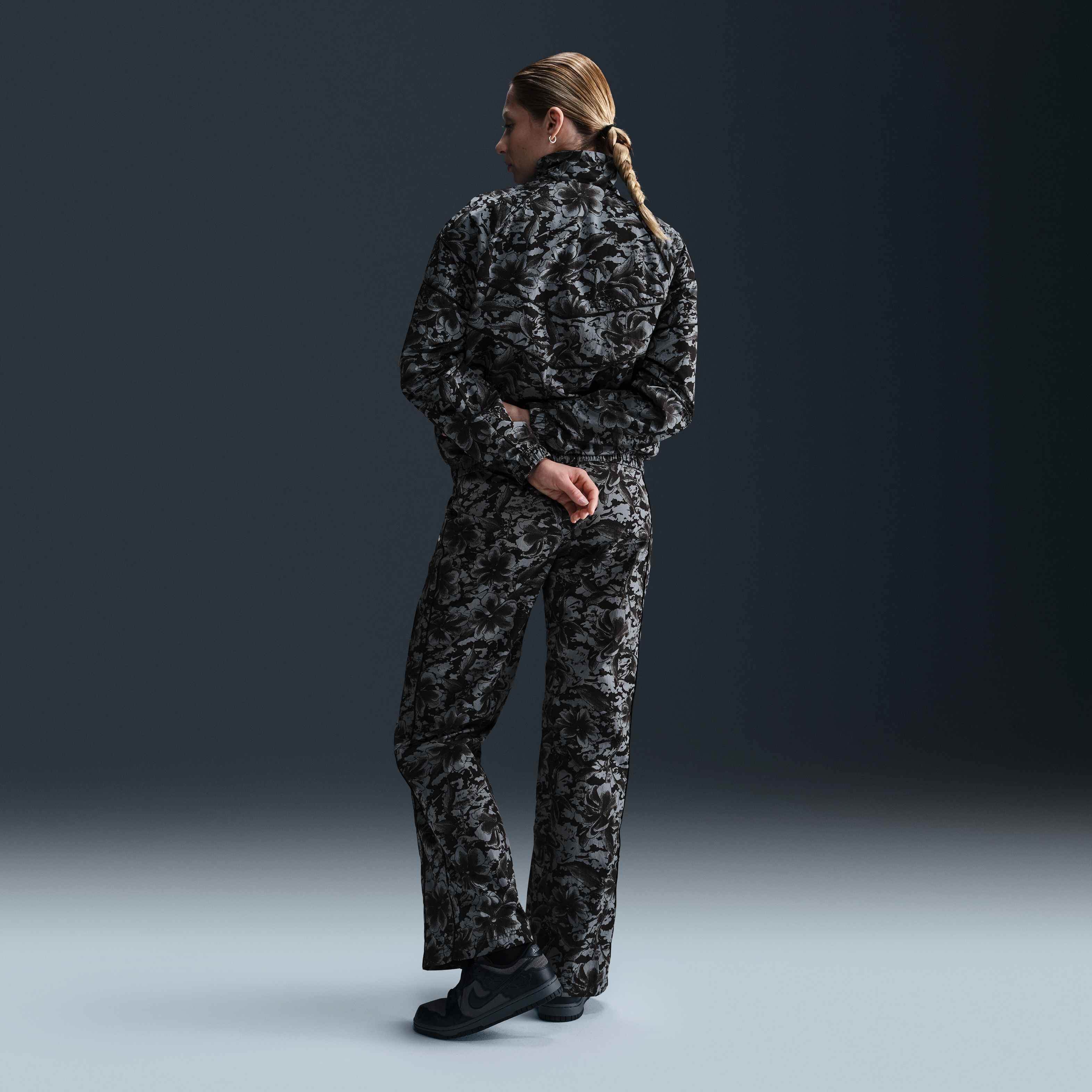 نايكي سبورتسوير ويندرانر image number 4