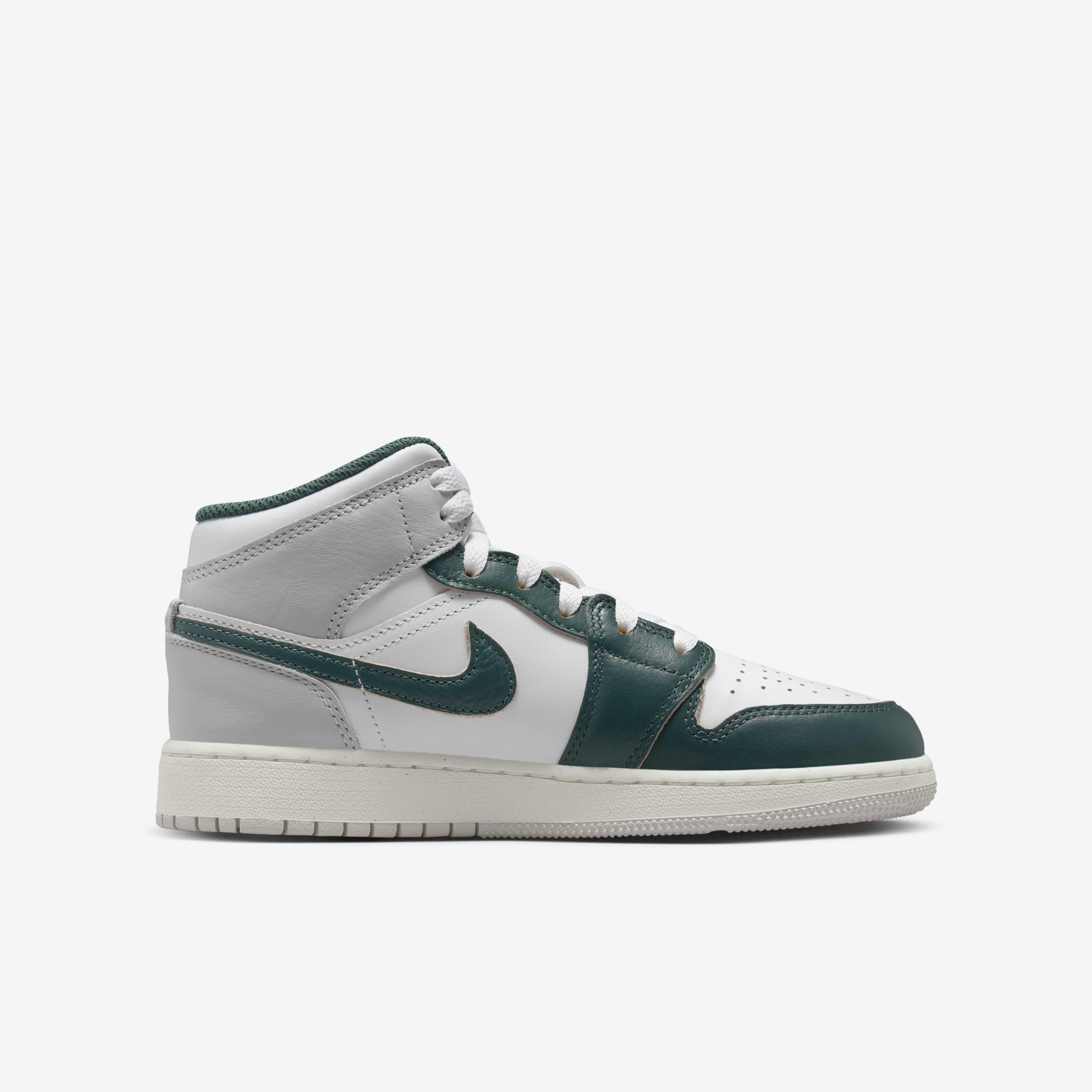 Buy Air Jordan 1 Mid SE Older Kids Shoes Nike UAE Official