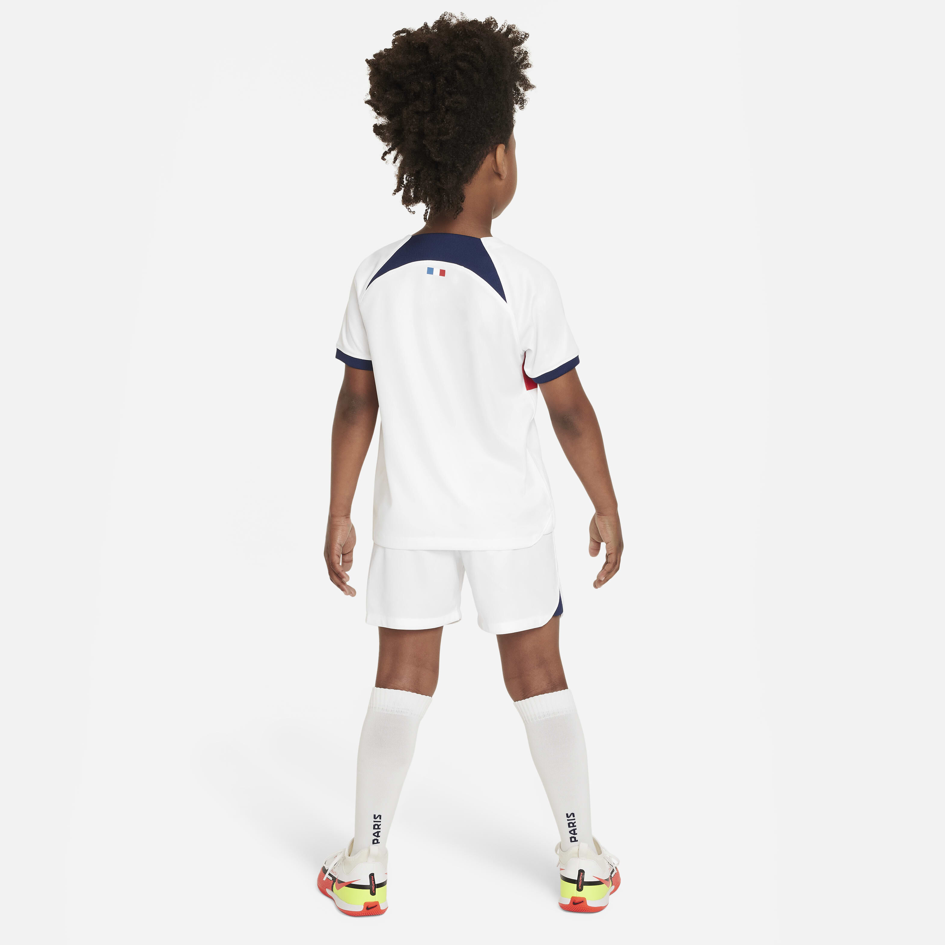Paris Saint-Germain 2023/24 Away image number 1