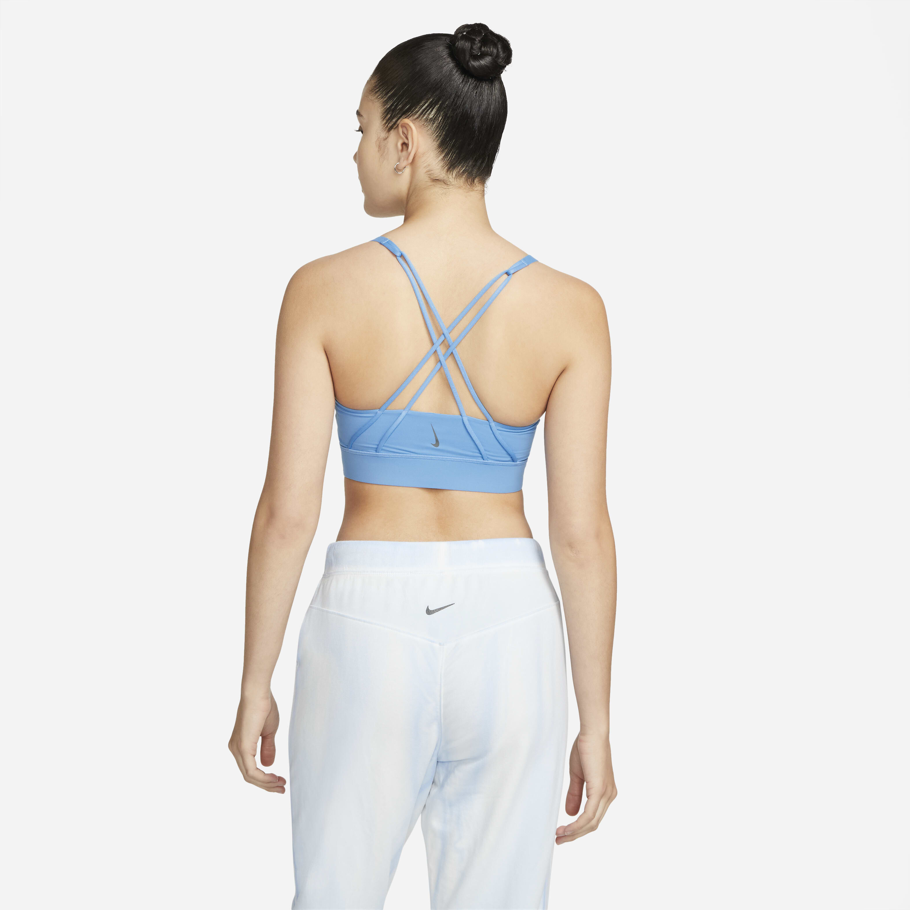 نايكي سووش image number 1