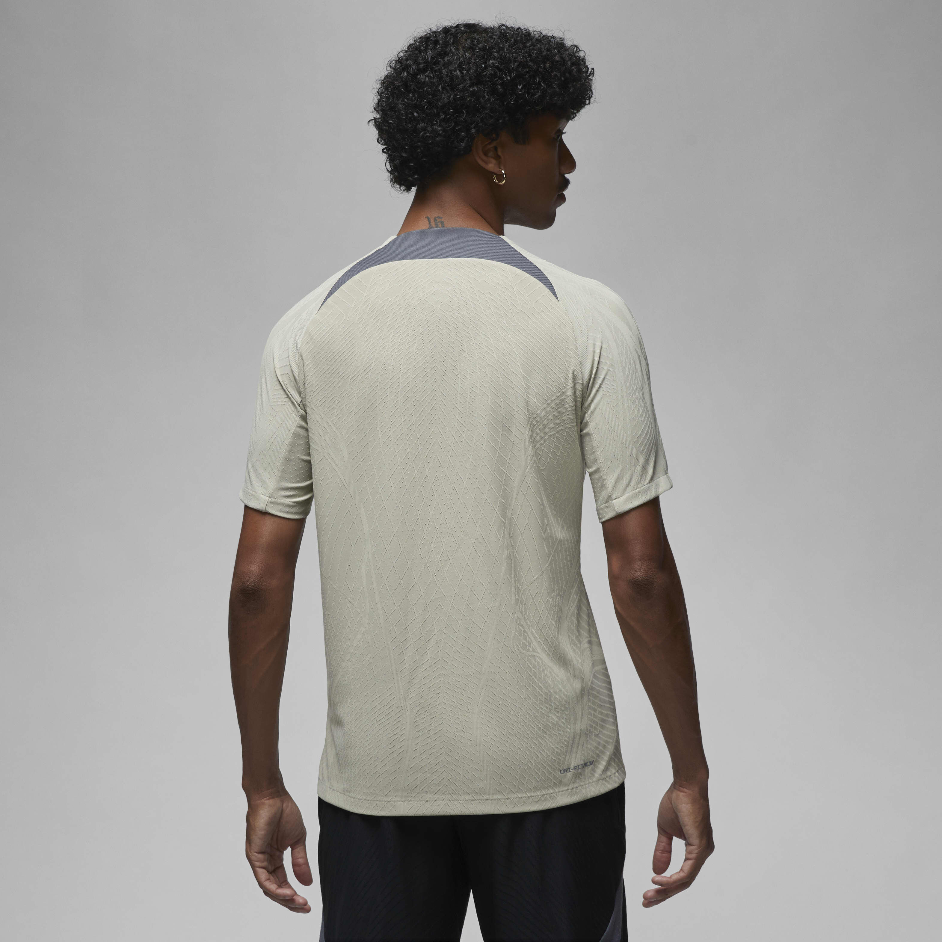 Paris Saint-Germain Strike Elite Third image number 1