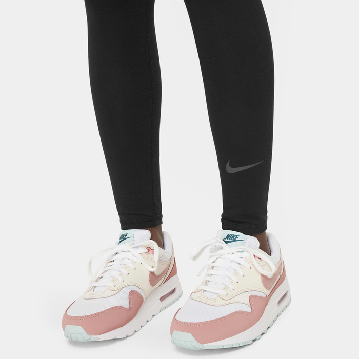 Nike Sportswear Favourites image number 3 Nike Sportswear Favourites image number 3
