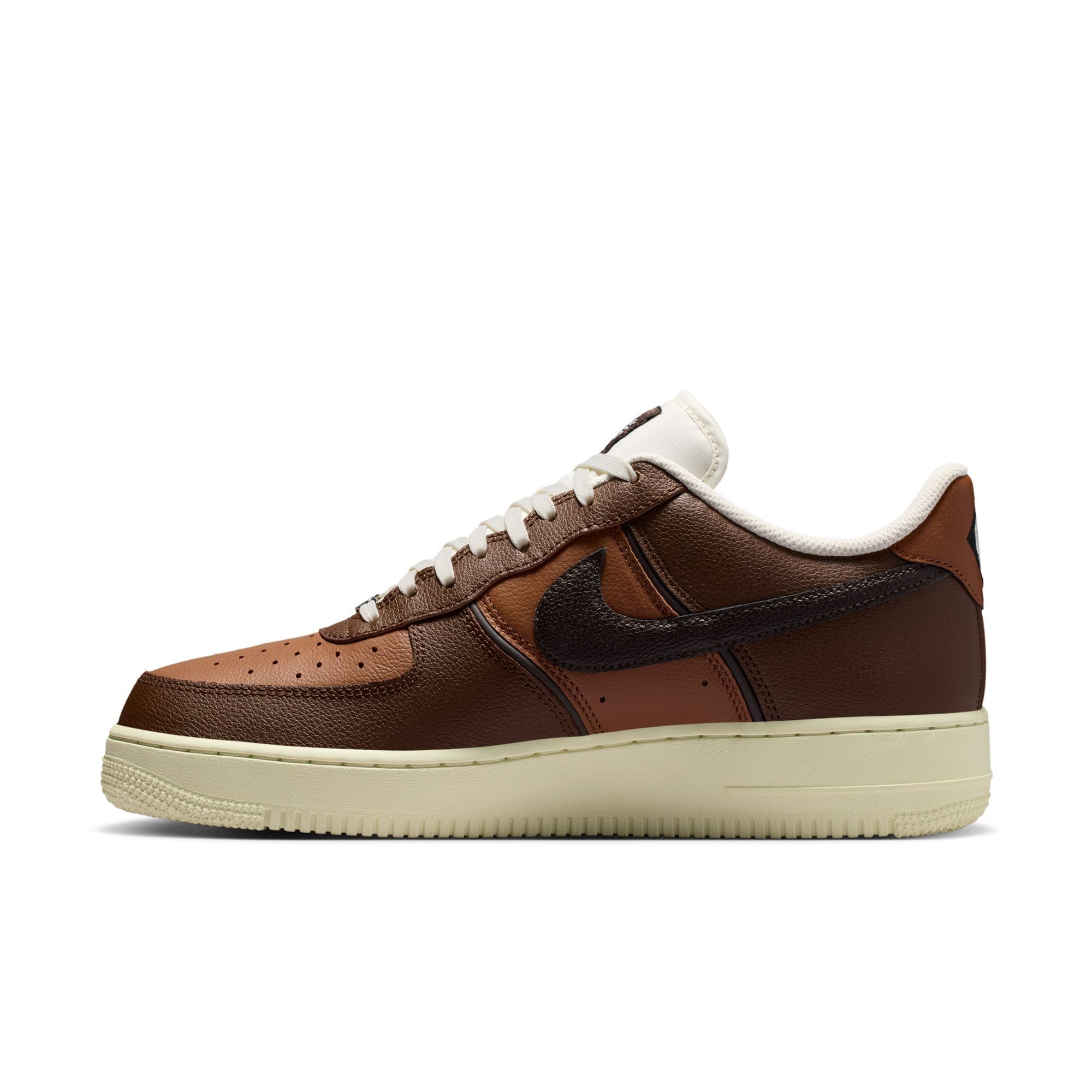 Nike Air Force 1 '07 LV8  image number 4