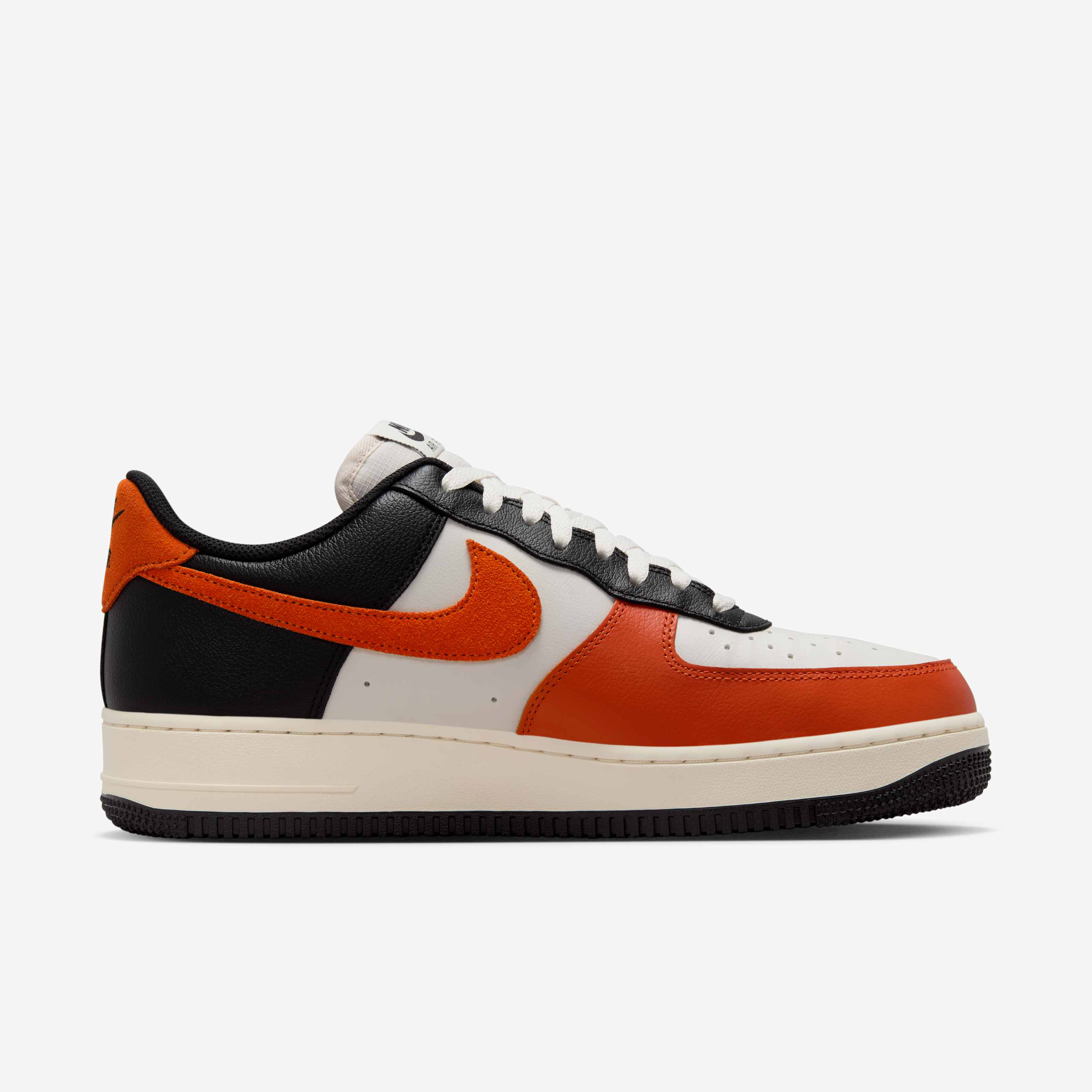 Nike Air Force 1 '07 LV8 image number 2