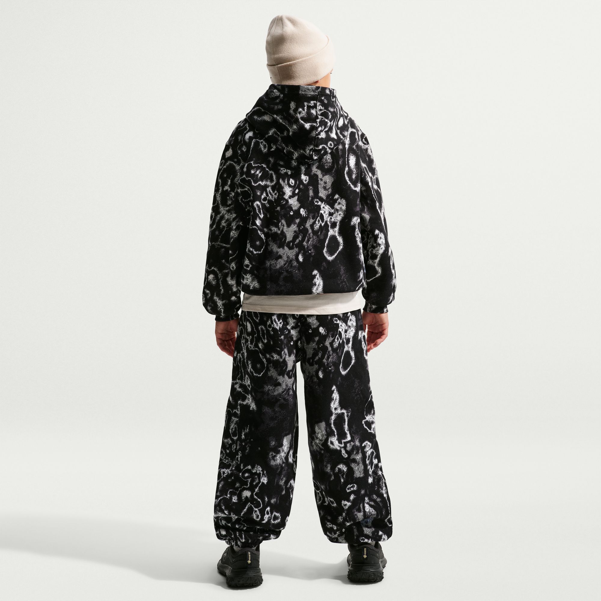 Zoom image