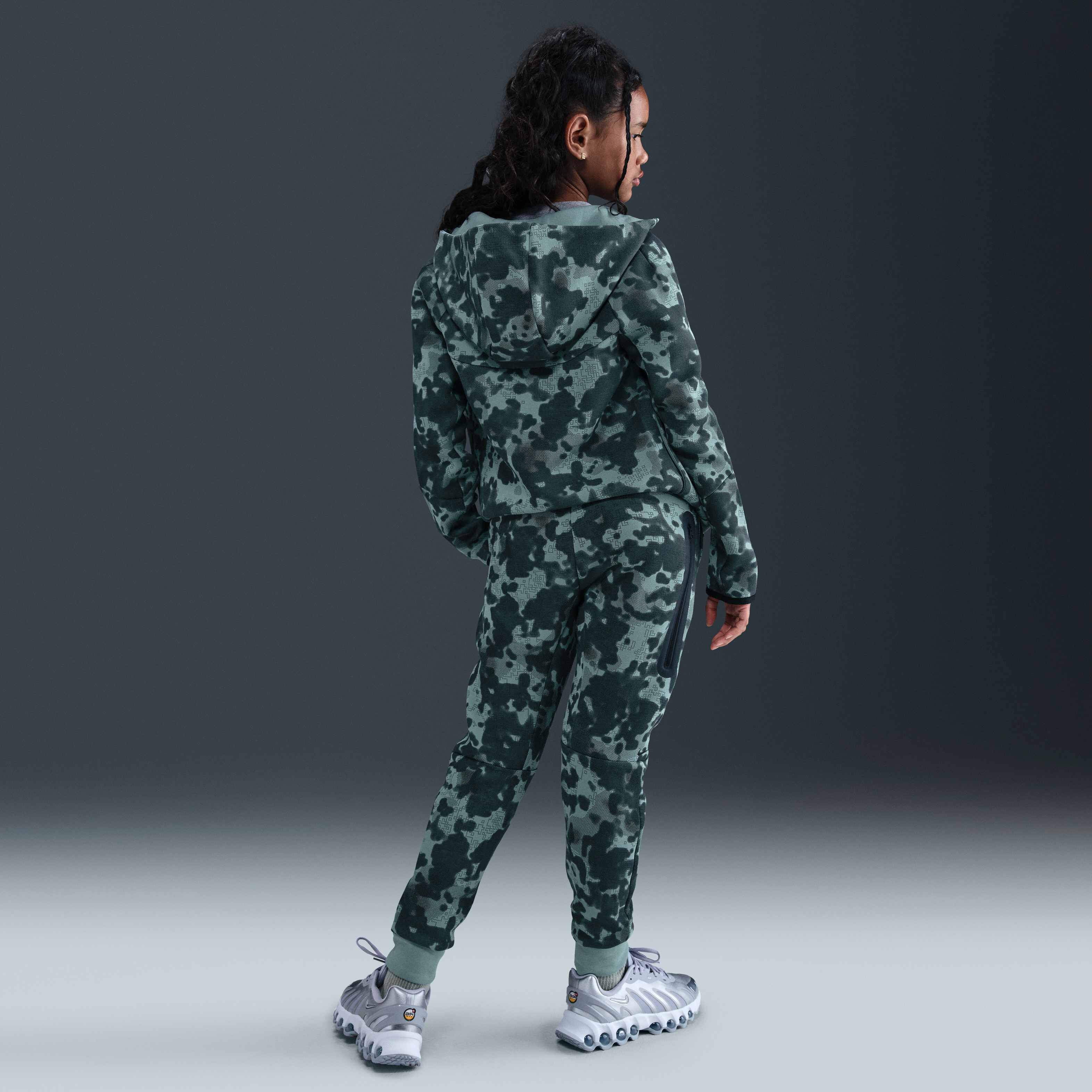 نايكي تك image number 6