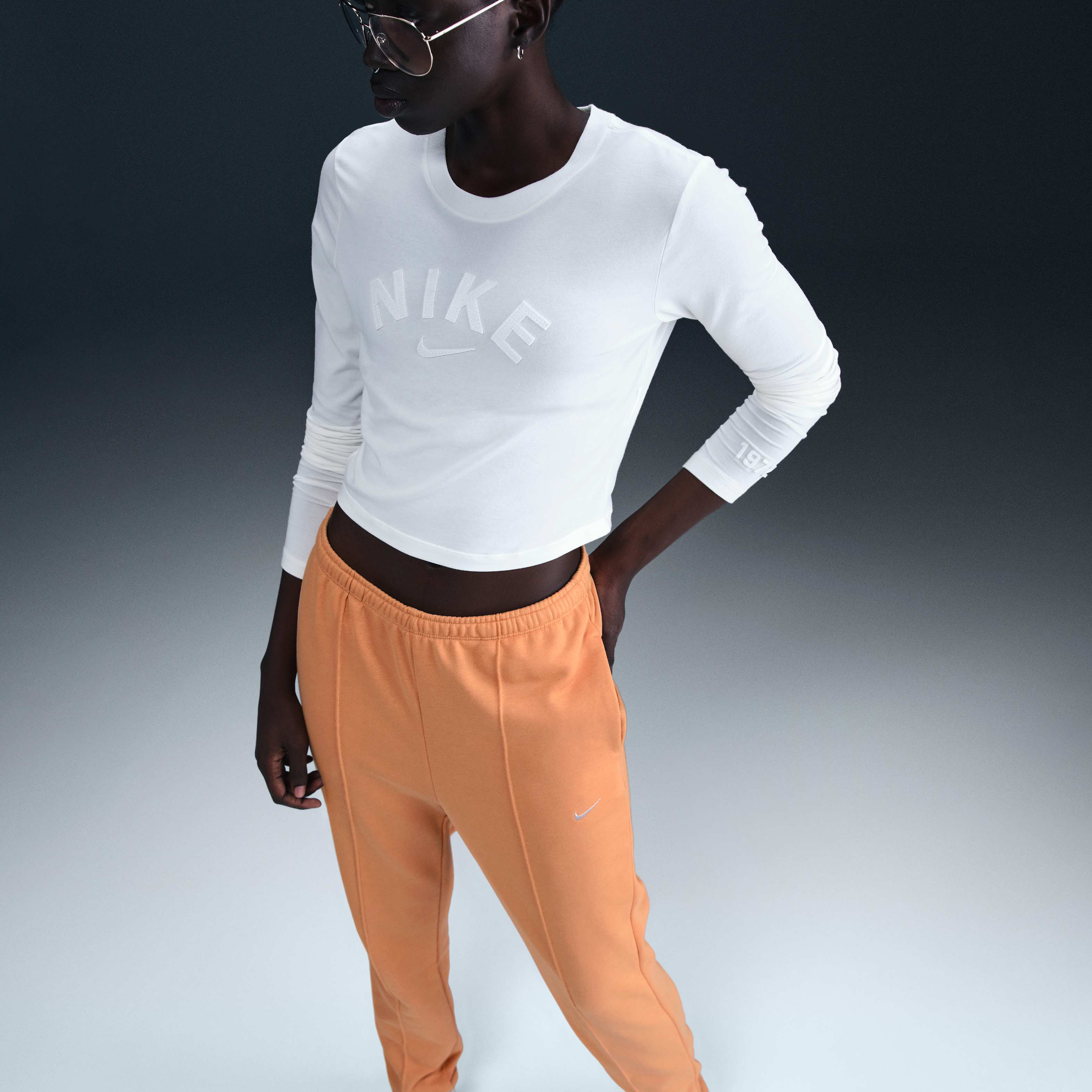 Nike Sportswear Chill Terry image number 4